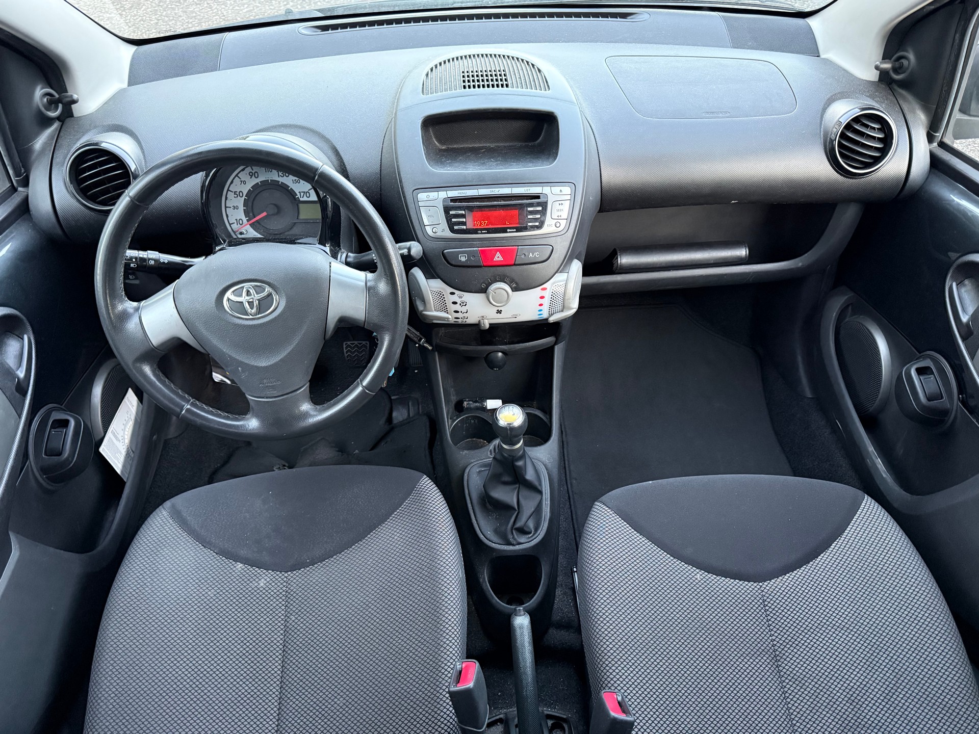 TOYOTA Aygo 1.0 VVT-i Luna-image-5