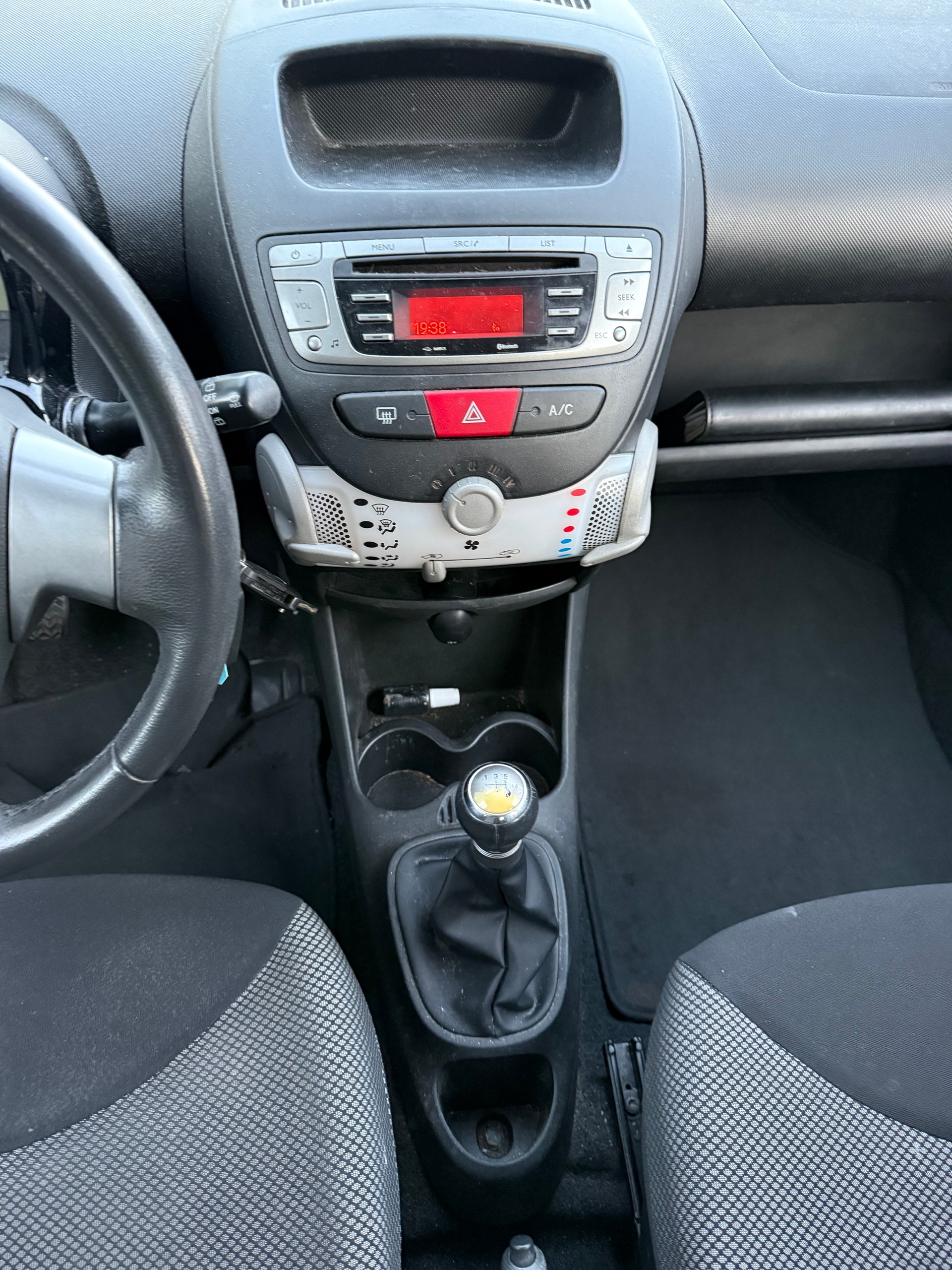 TOYOTA Aygo 1.0 VVT-i Luna-image-7