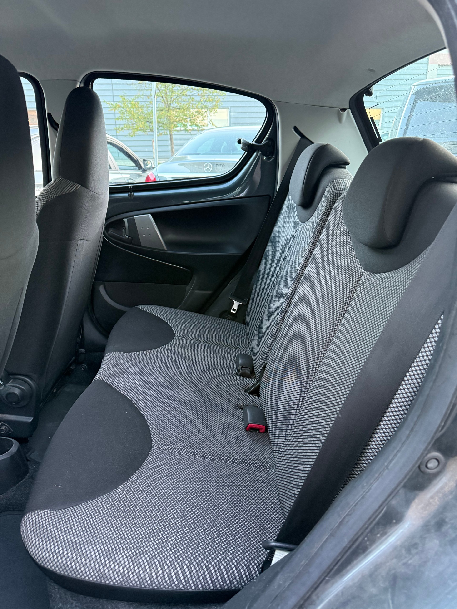 TOYOTA Aygo 1.0 VVT-i Luna-image-4