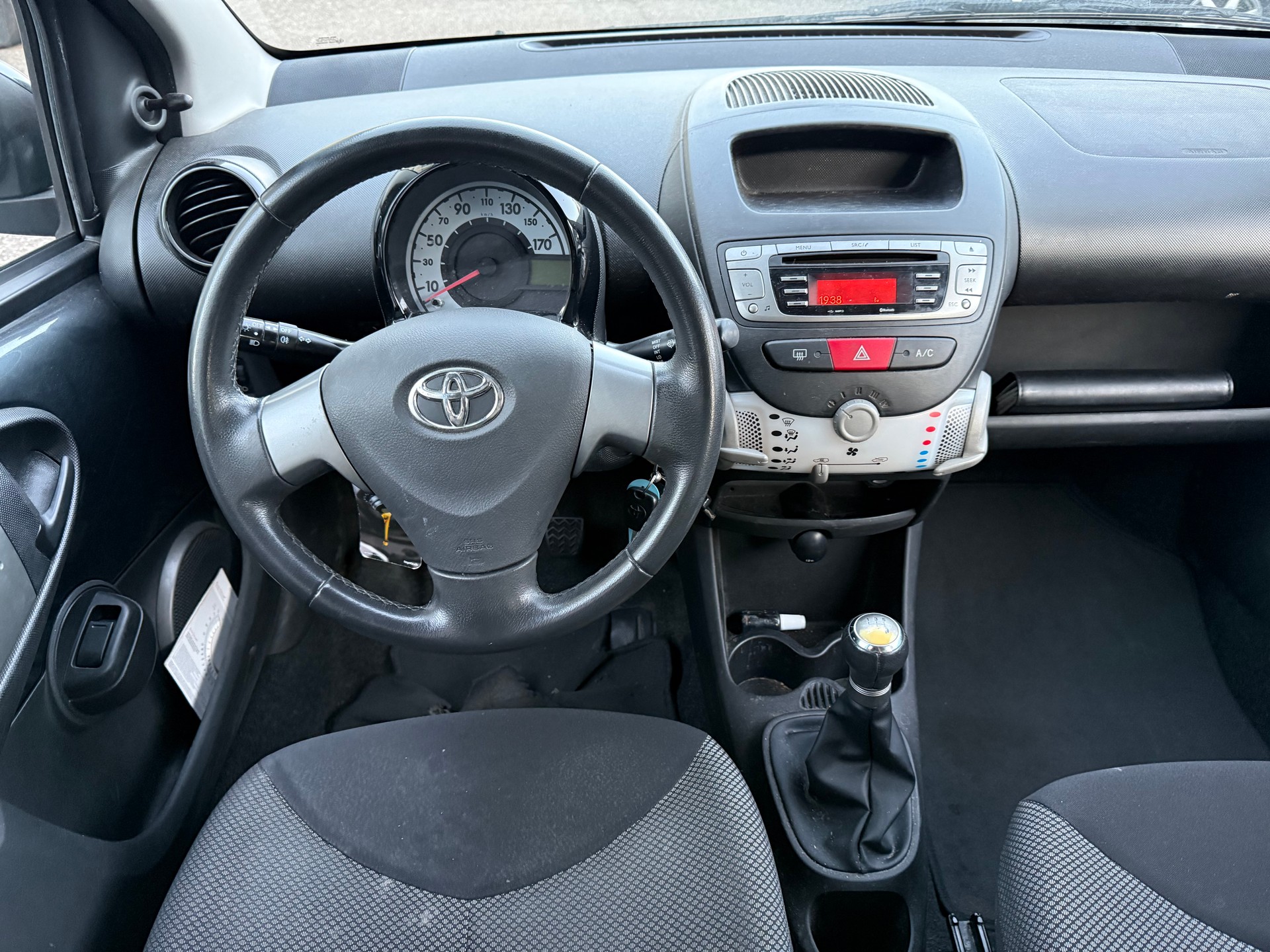 TOYOTA Aygo 1.0 VVT-i Luna-image-6