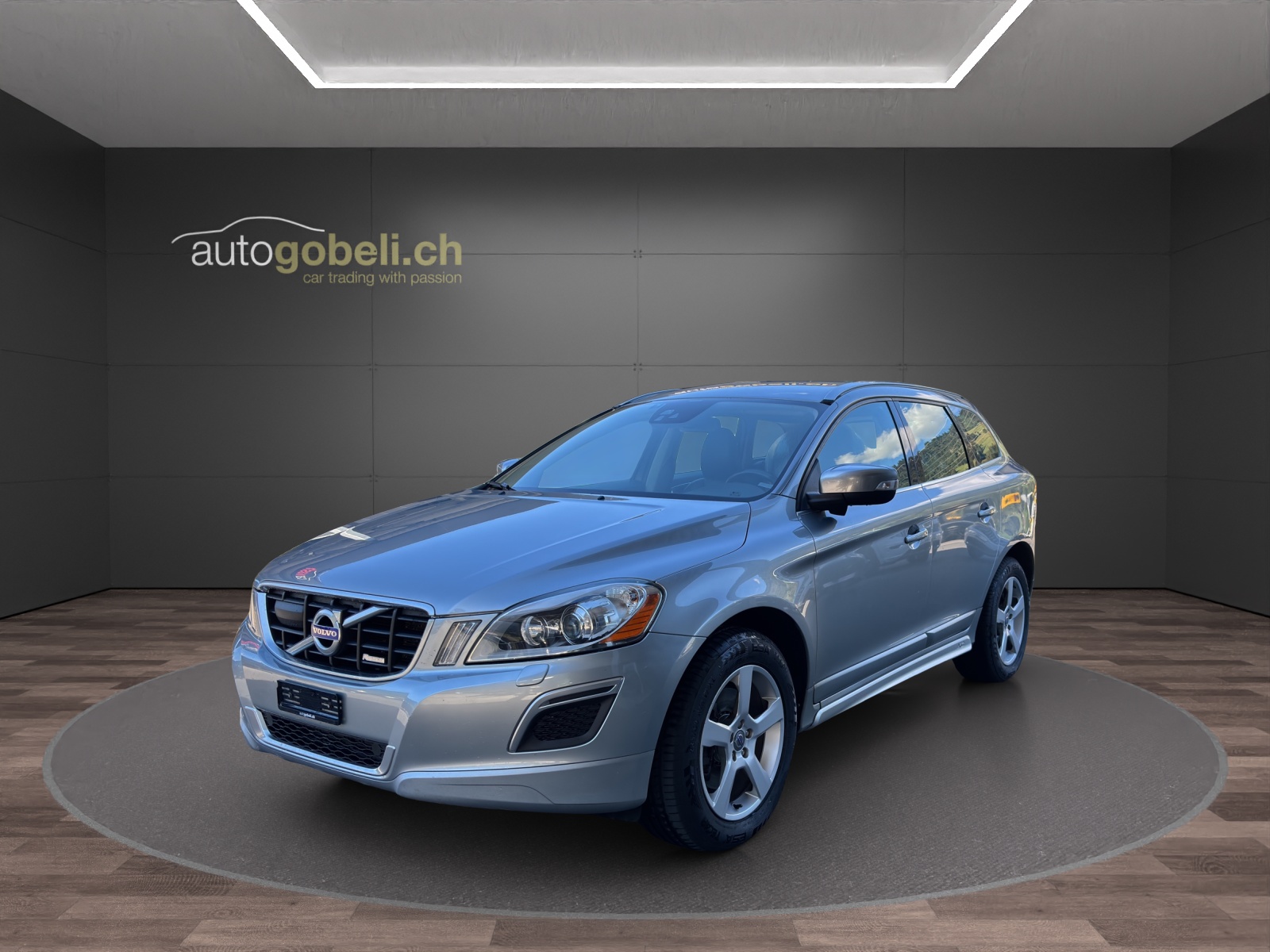 VOLVO XC60 D4 AWD R-Design Geartronic-image-0
