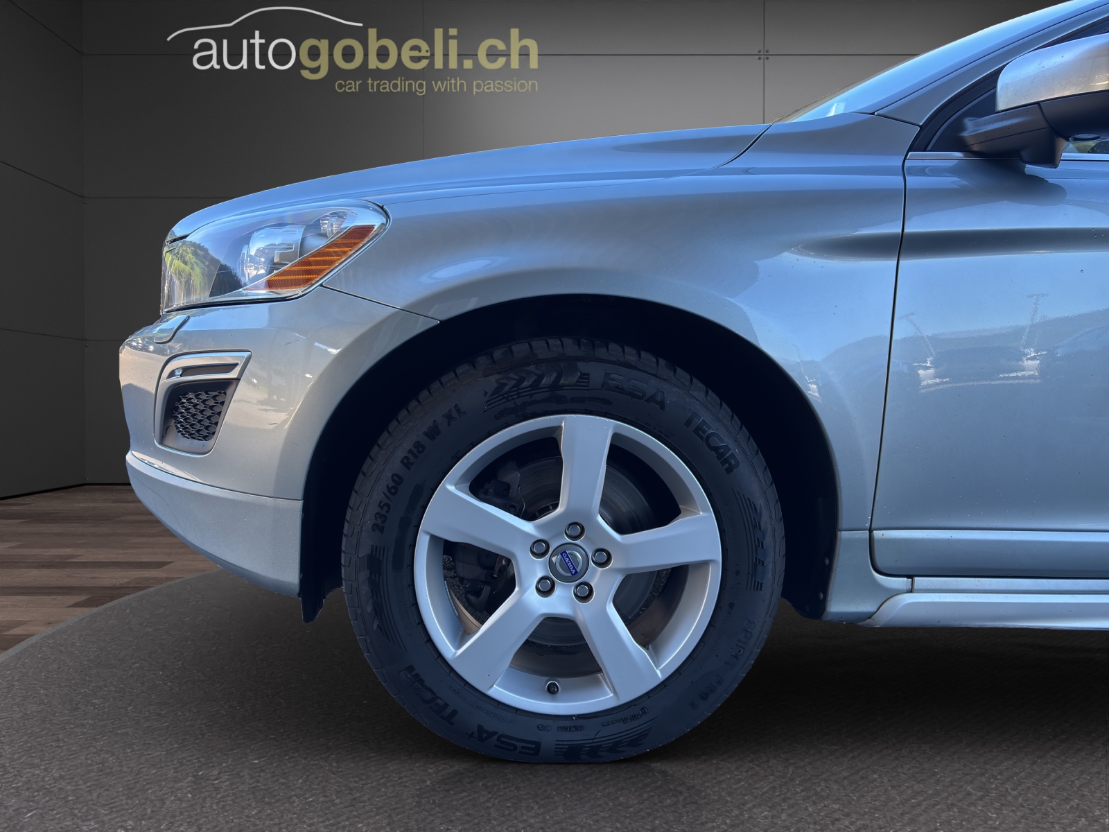 VOLVO XC60 D4 AWD R-Design Geartronic-image-8