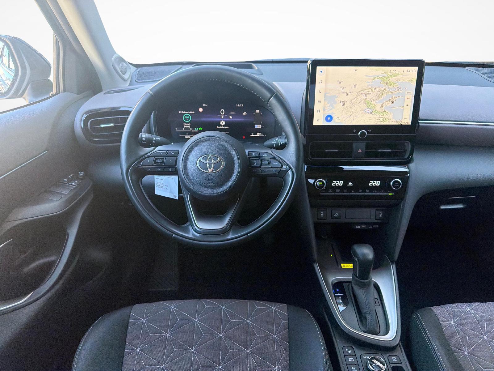 TOYOTA Yaris Cross 1.5 VVT-i HSD Premium AWD-i-image-14