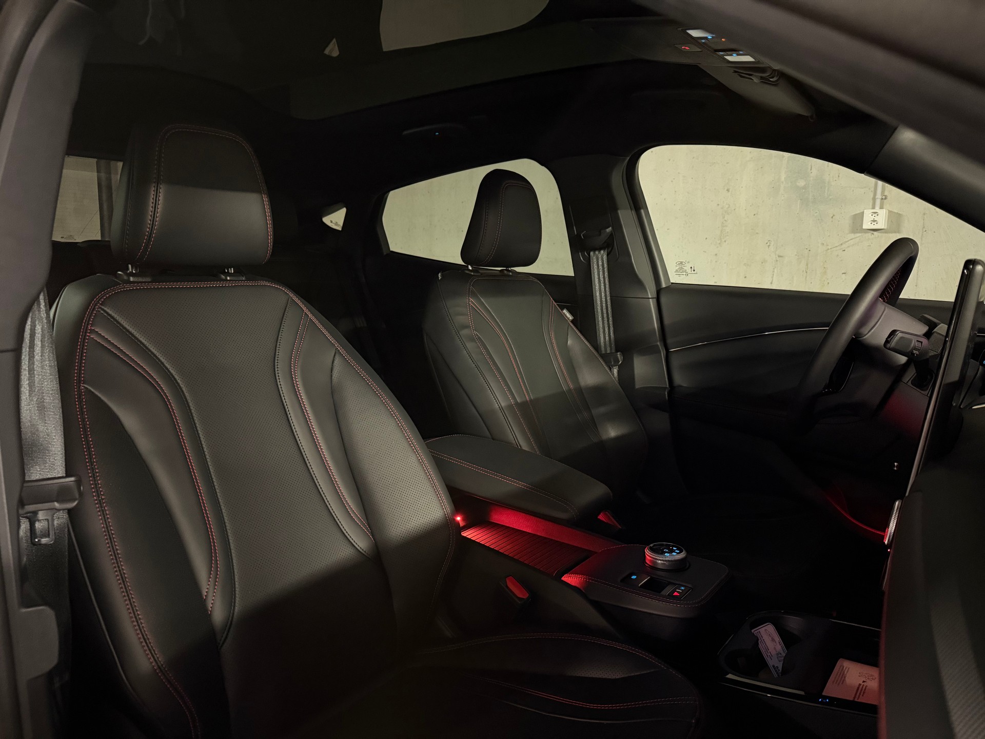 FORD Mustang MACH-E Premium AWD 88 kWh-image-14