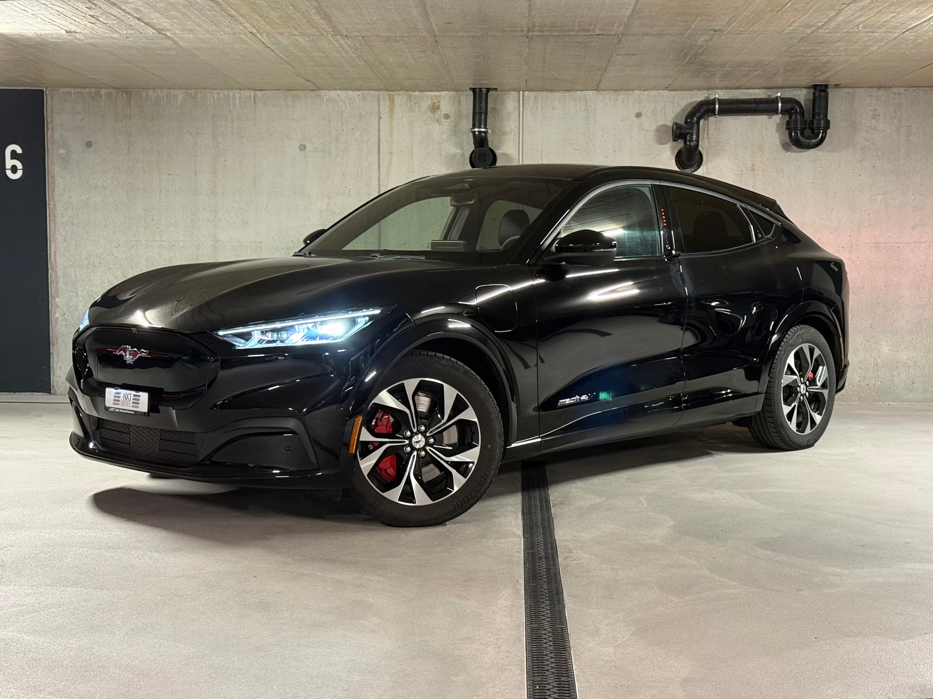 FORD Mustang MACH-E Premium AWD 88 kWh-image-2