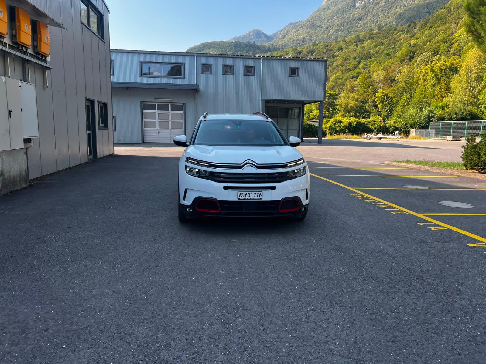 CITROEN C5 Aircross 1.6i PureTech Shine EAT8-image-3