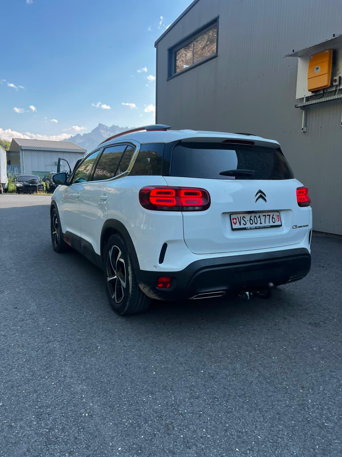 CITROEN C5 Aircross 1.6i PureTech Shine EAT8-image-2