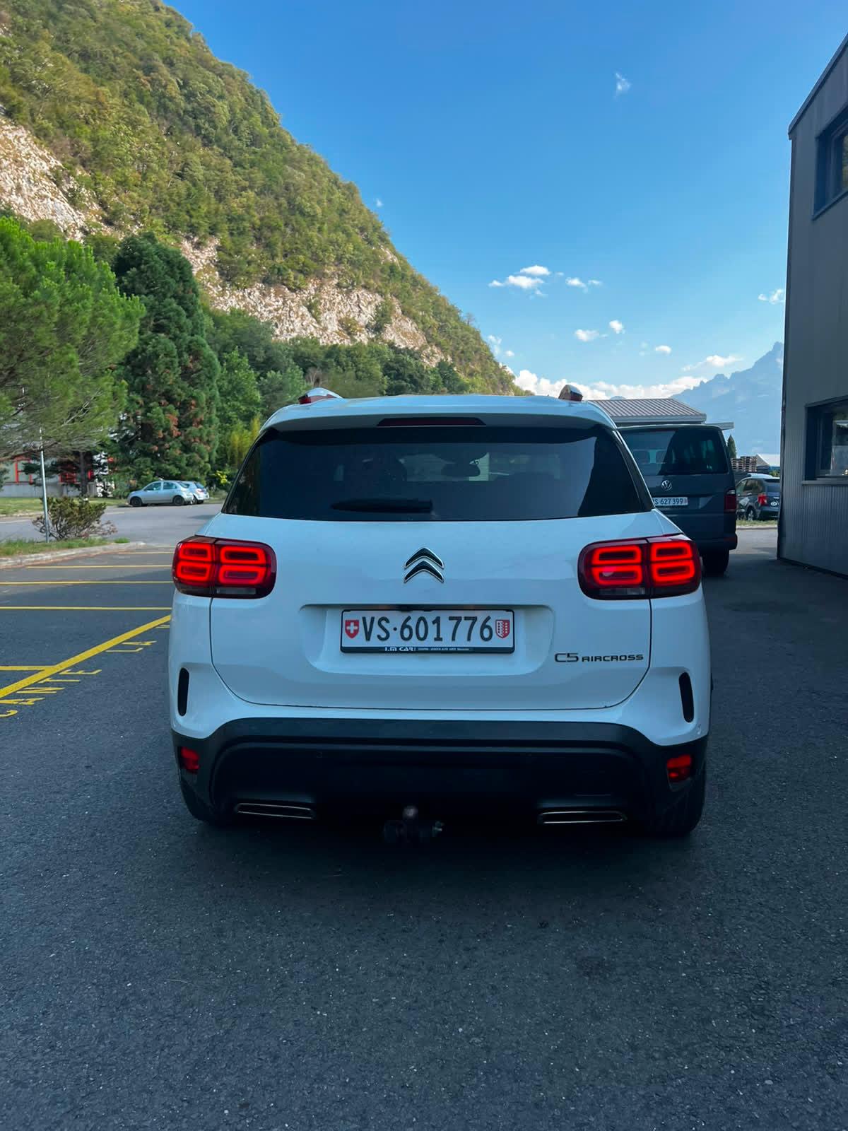 CITROEN C5 Aircross 1.6i PureTech Shine EAT8-image-1
