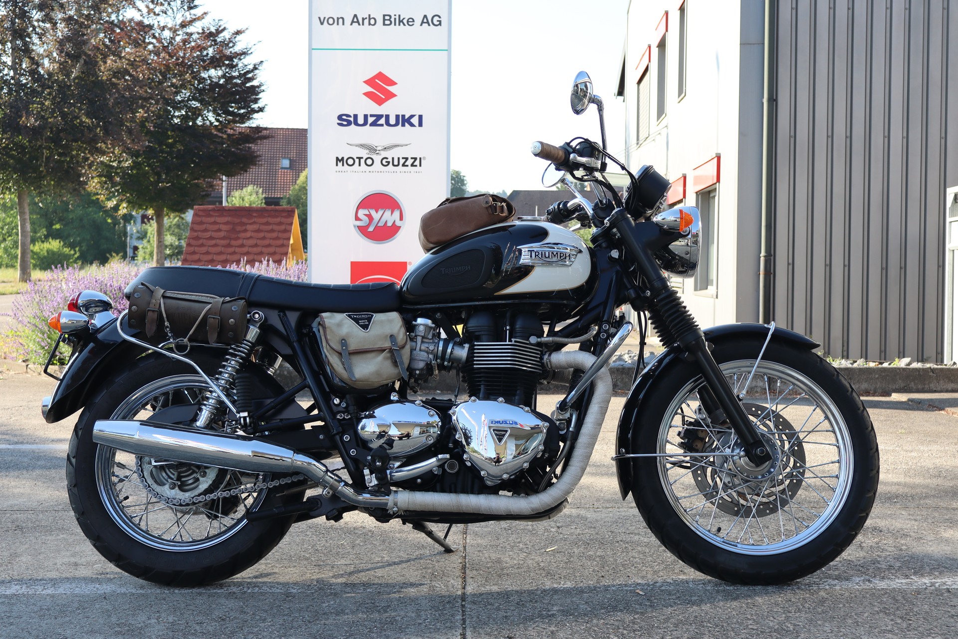 TRIUMPH Bonneville 900 i T 100