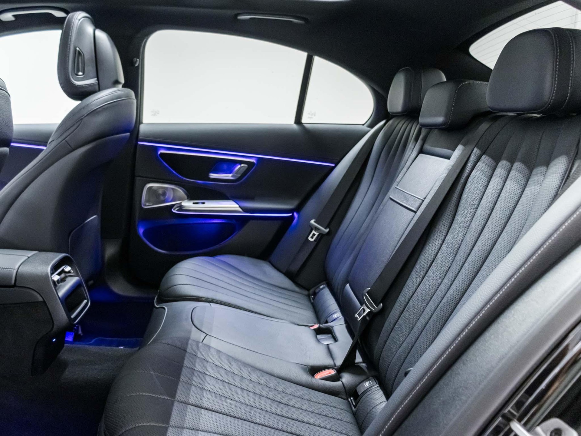 MERCEDES-BENZ E 220 d 4MATIC-image-7
