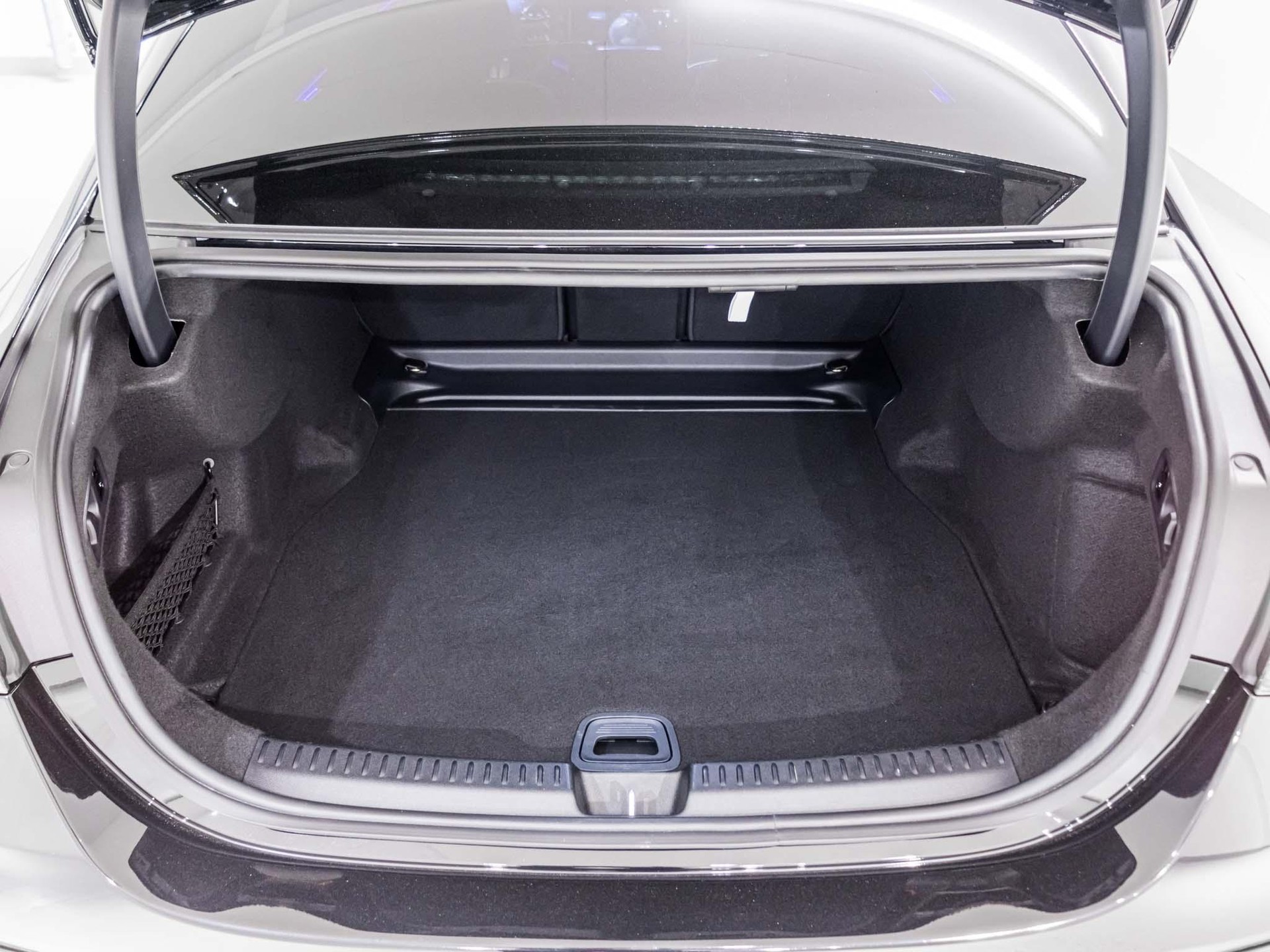 MERCEDES-BENZ E 220 d 4MATIC-image-13