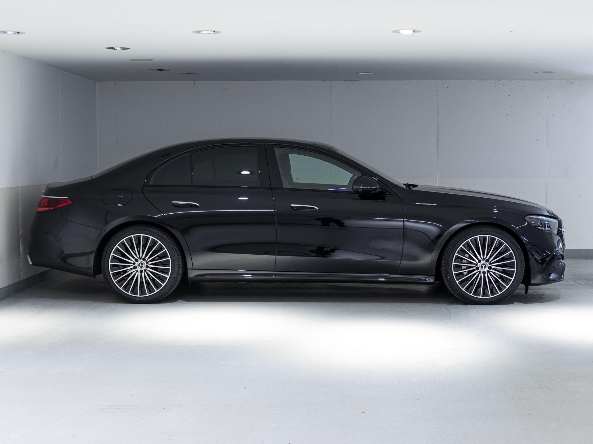 MERCEDES-BENZ E 220 d 4MATIC-image-1