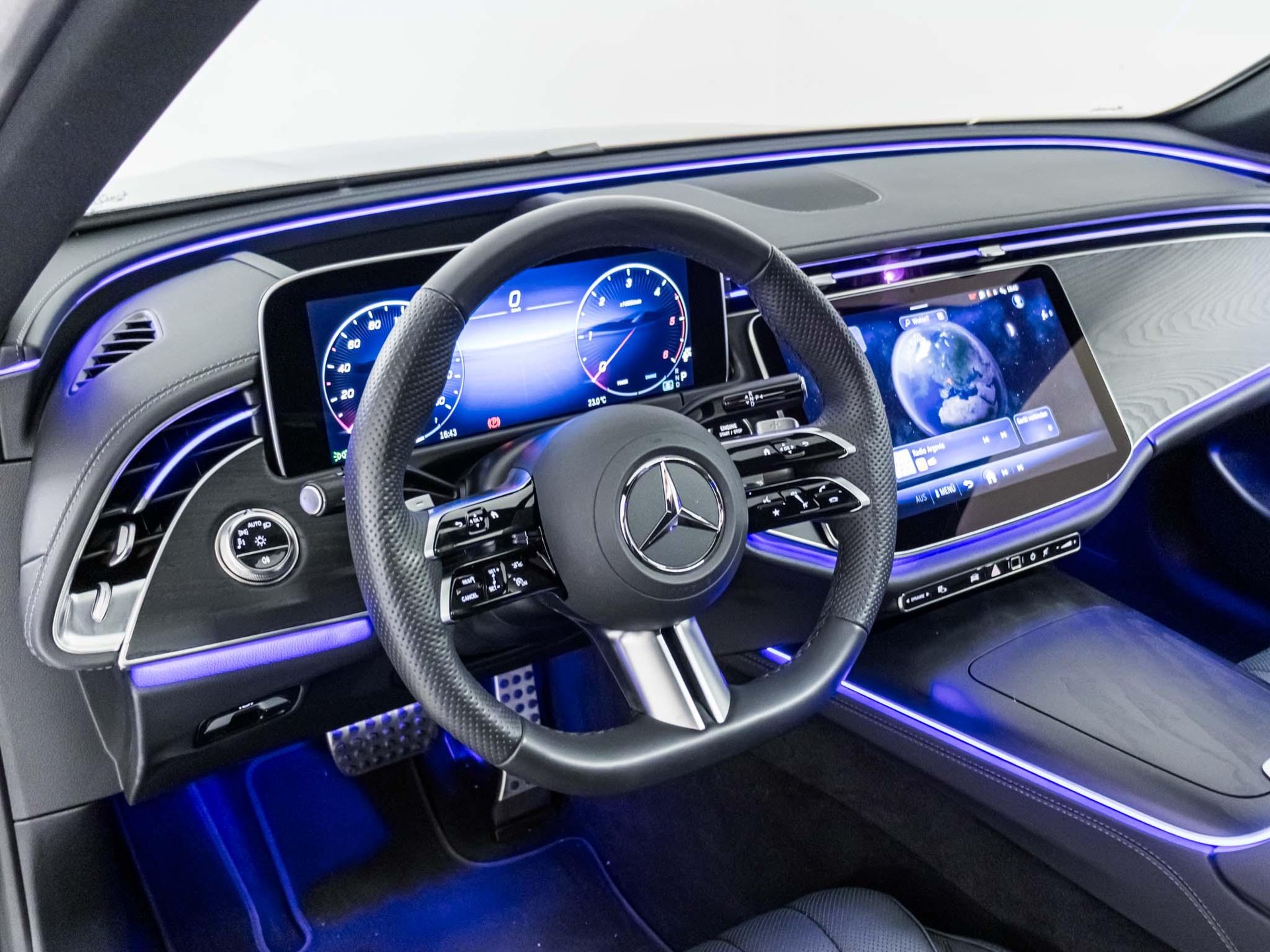 MERCEDES-BENZ E 220 d 4MATIC-image-9