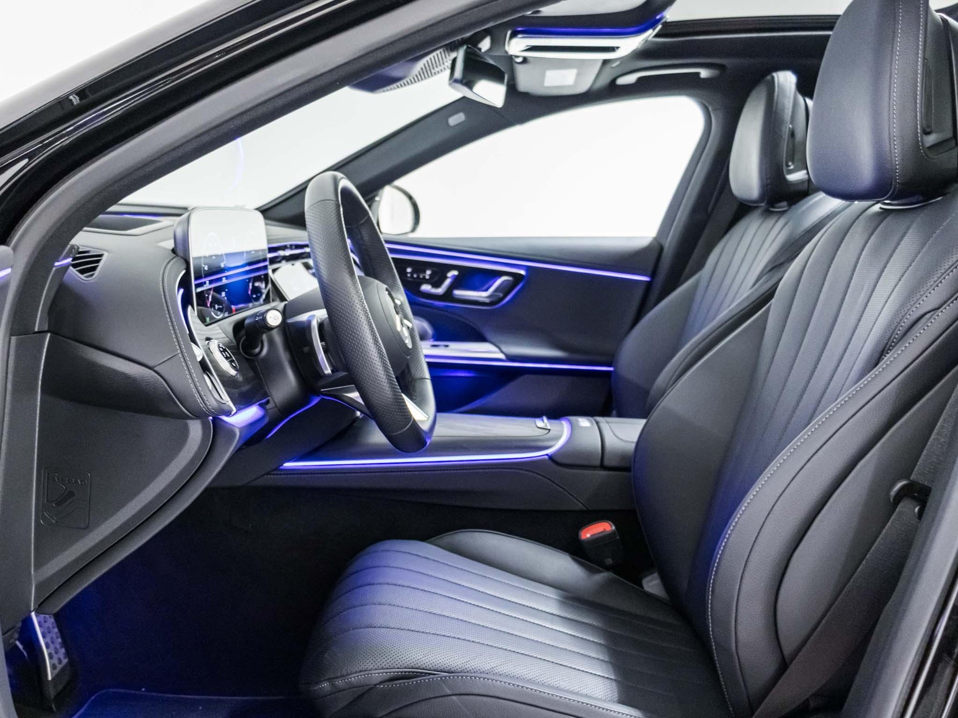 MERCEDES-BENZ E 220 d 4MATIC-image-6