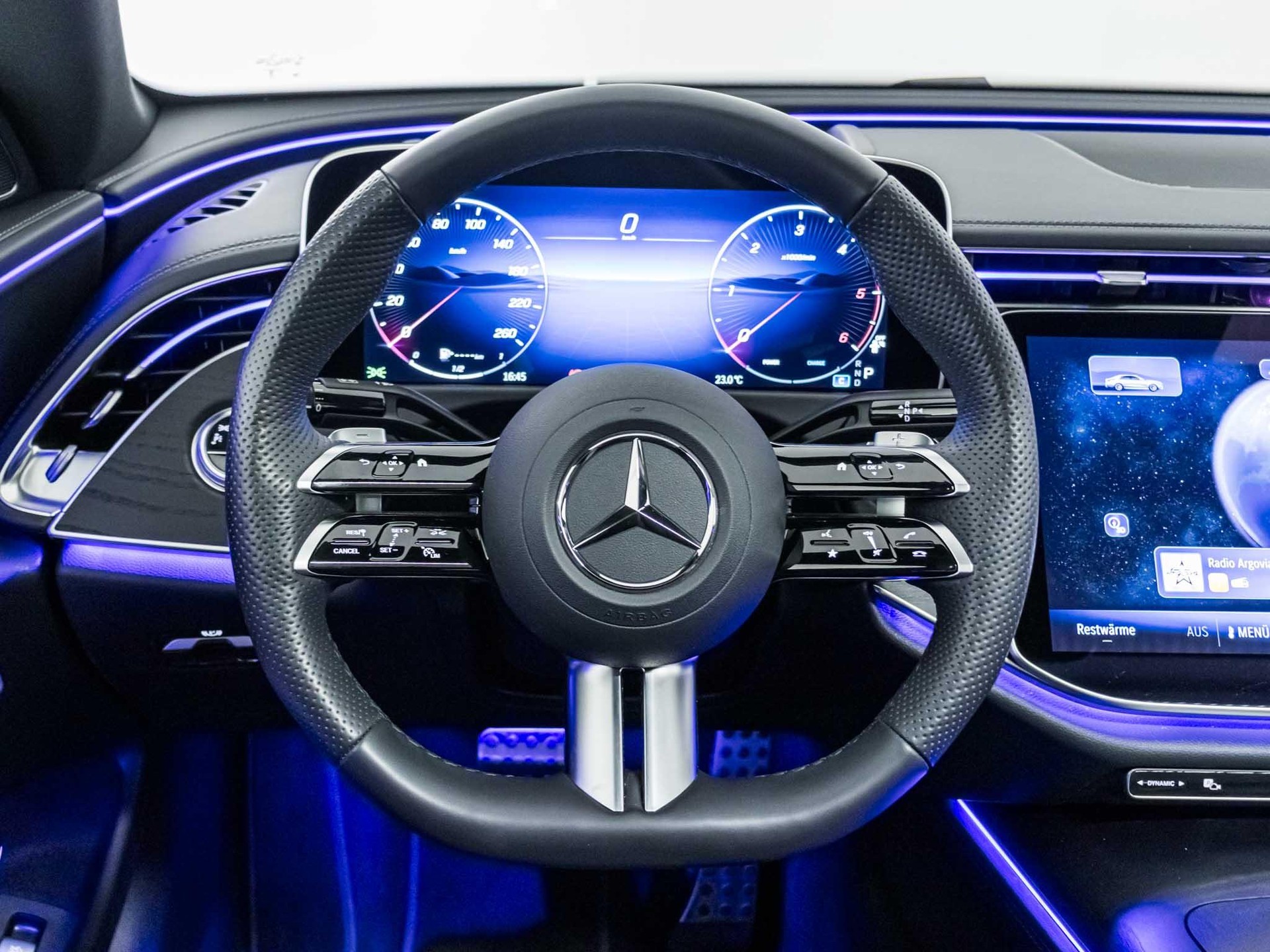 MERCEDES-BENZ E 220 d 4MATIC-image-10