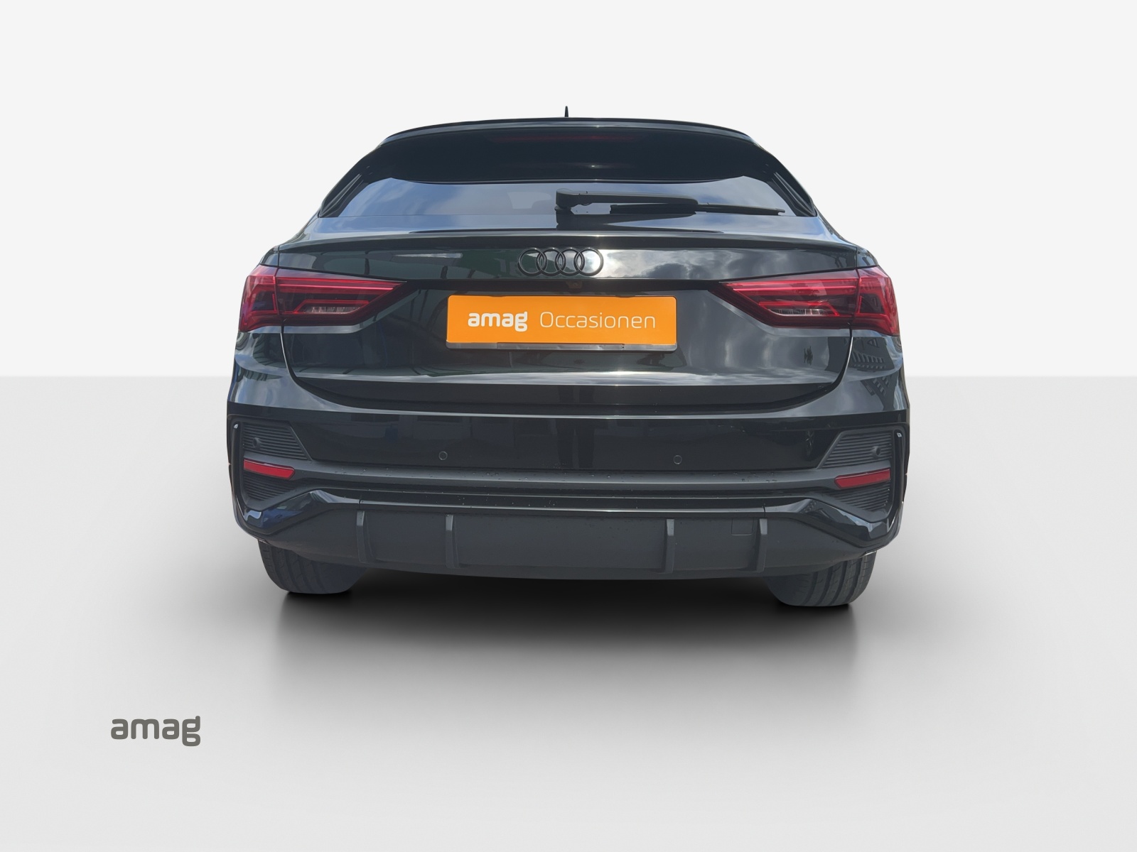 AUDI Q3 Sportback 45 TFSI S line quattro S-tronic-image-3