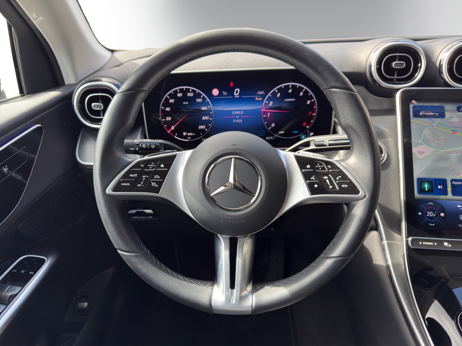 MERCEDES-BENZ GLC 200 4Matic 9G-Tronic-image-8