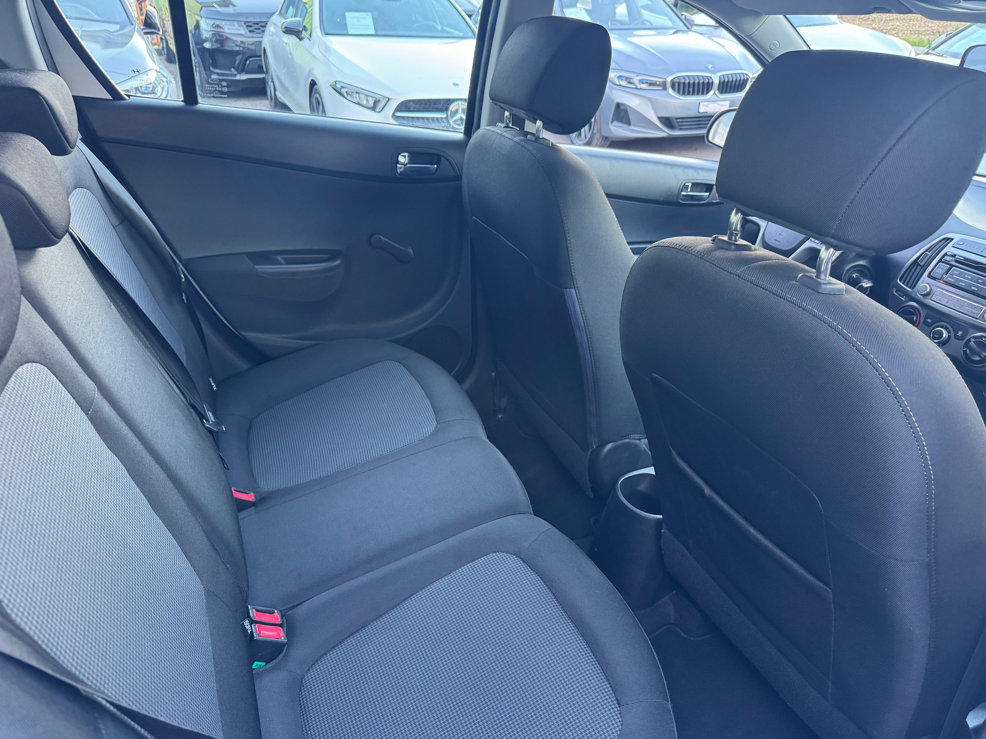 HYUNDAI i20 1.2 Comfort-image-16