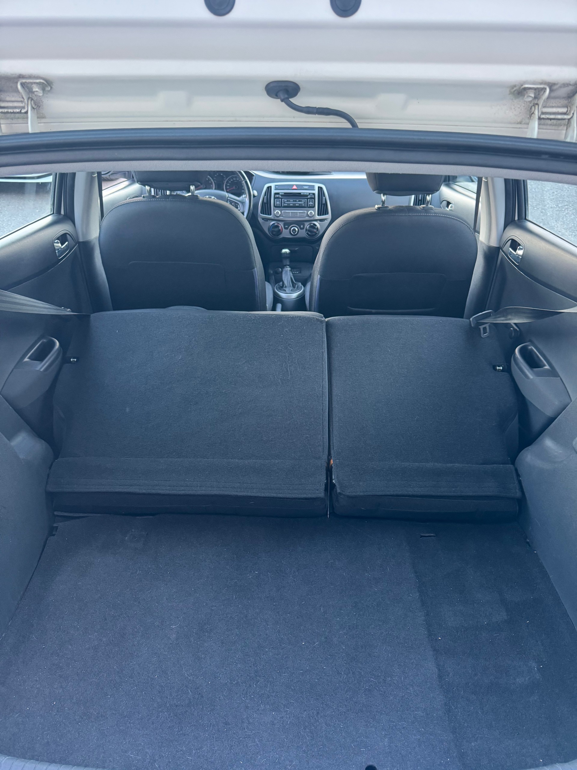 HYUNDAI i20 1.2 Comfort-image-19