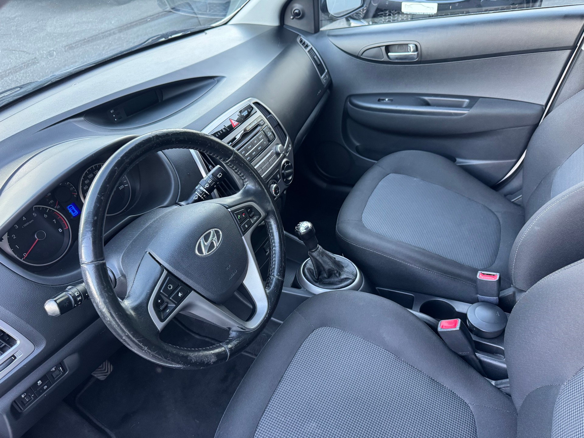 HYUNDAI i20 1.2 Comfort-image-22