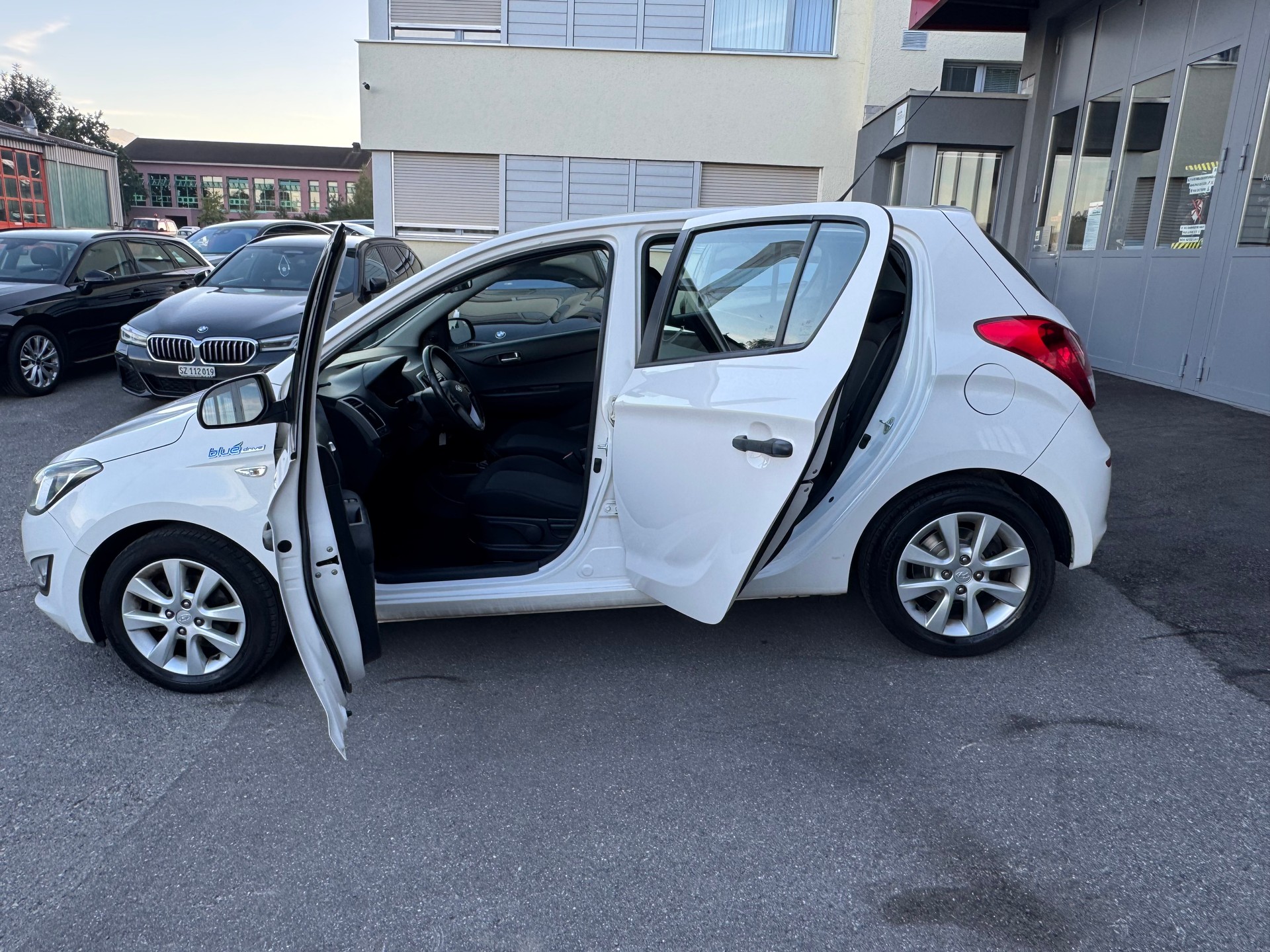 HYUNDAI i20 1.2 Comfort-image-31