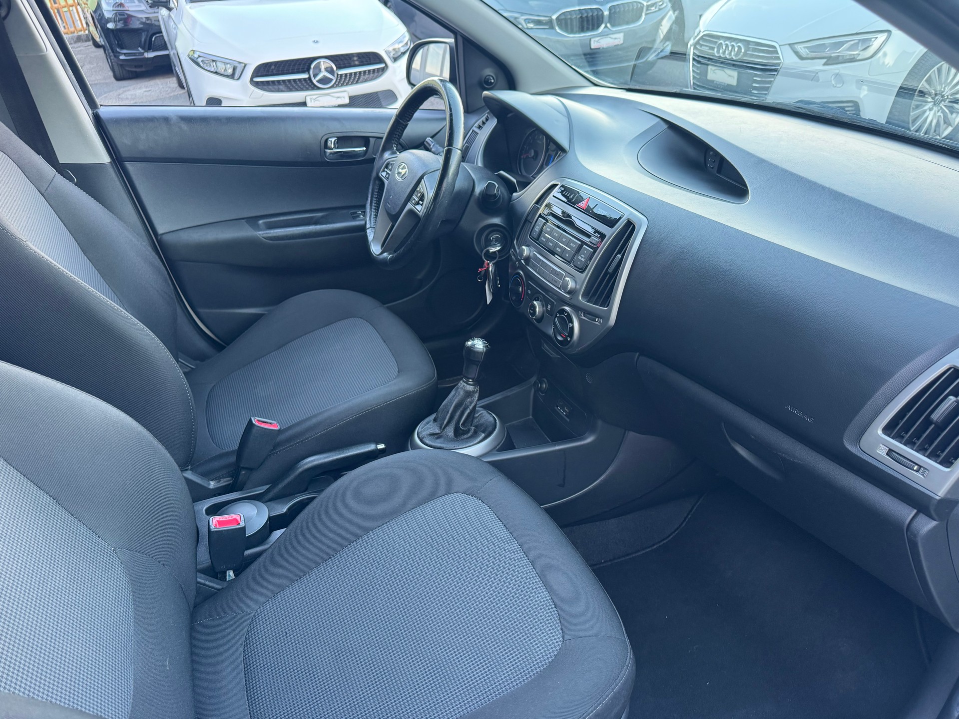 HYUNDAI i20 1.2 Comfort-image-14