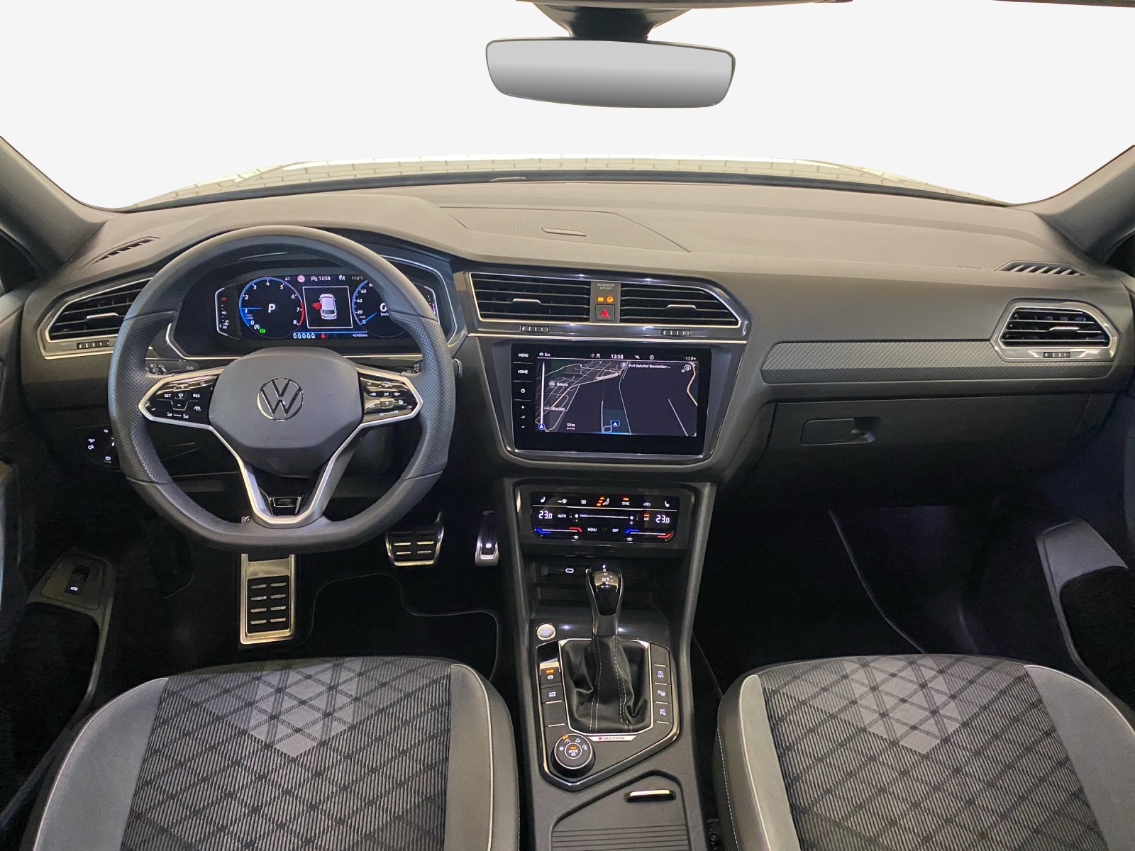 VW Tiguan Allspace 2.0TSI R-Line 4Motion DSG-image-8
