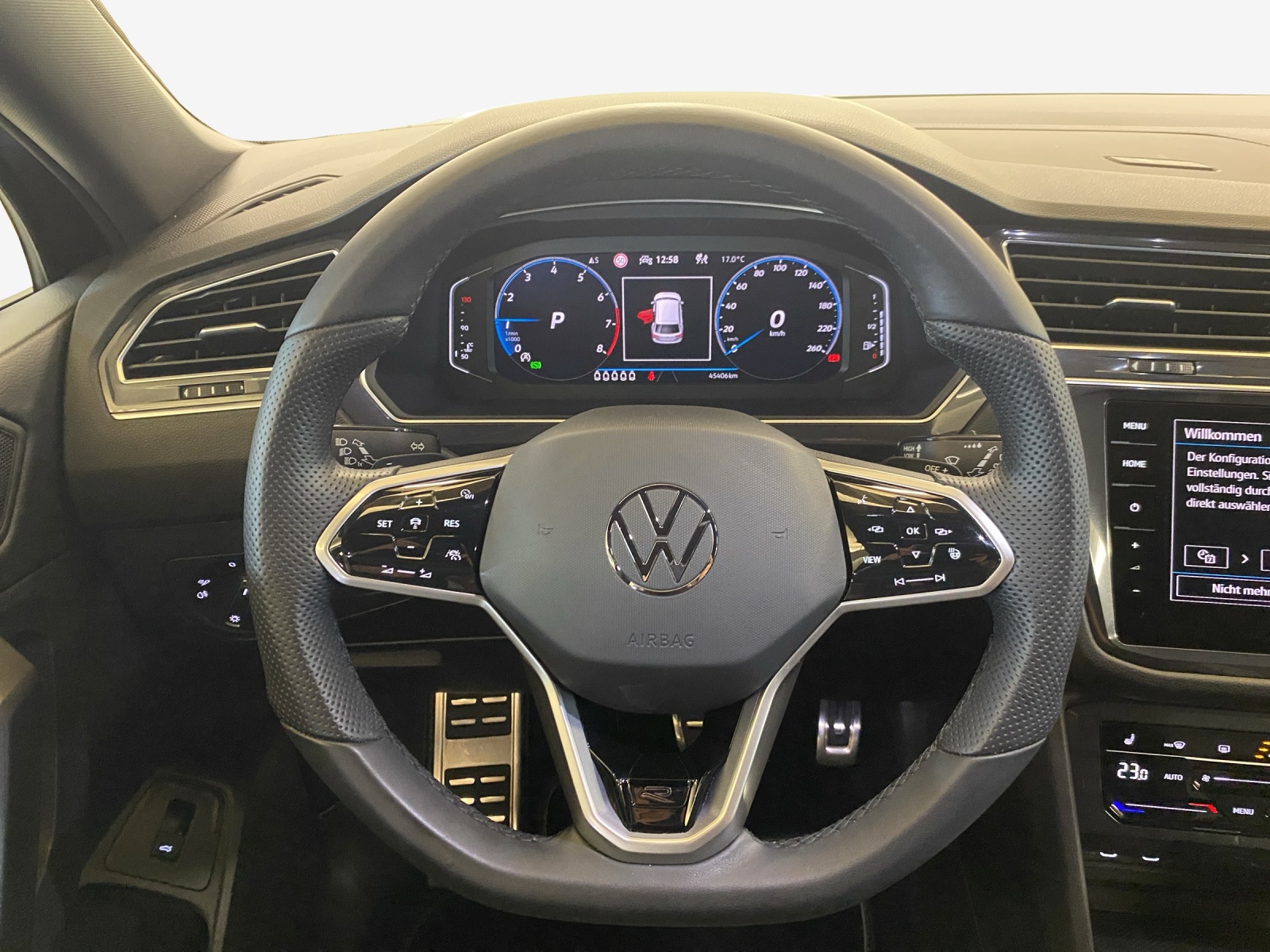 VW Tiguan Allspace 2.0TSI R-Line 4Motion DSG-image-9