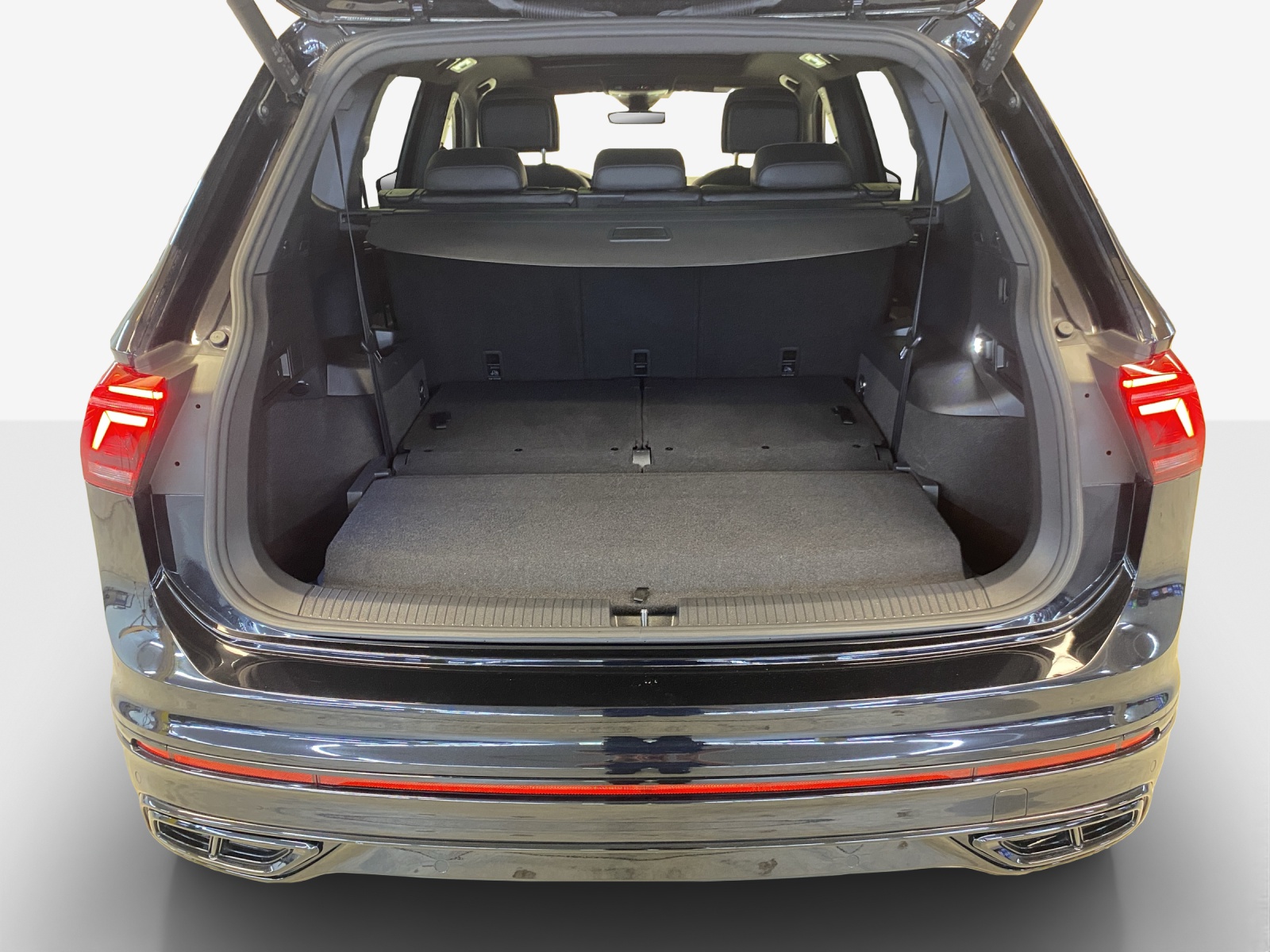 VW Tiguan Allspace 2.0TSI R-Line 4Motion DSG-image-12