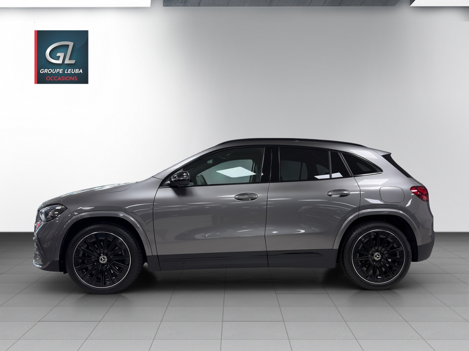 MERCEDES-BENZ GLA 200 Night Star 7G-DCT-image-2