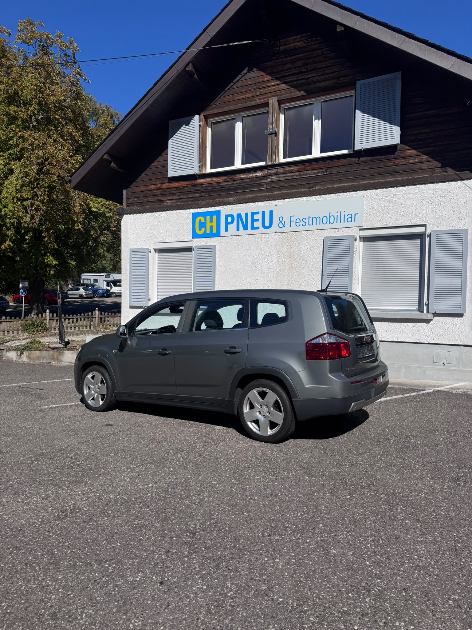 CHEVROLET Orlando 2.0 VCDi LT-image-3
