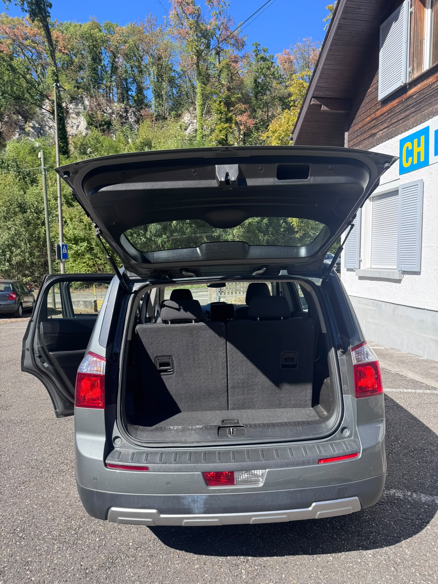 CHEVROLET Orlando 2.0 VCDi LT-image-8