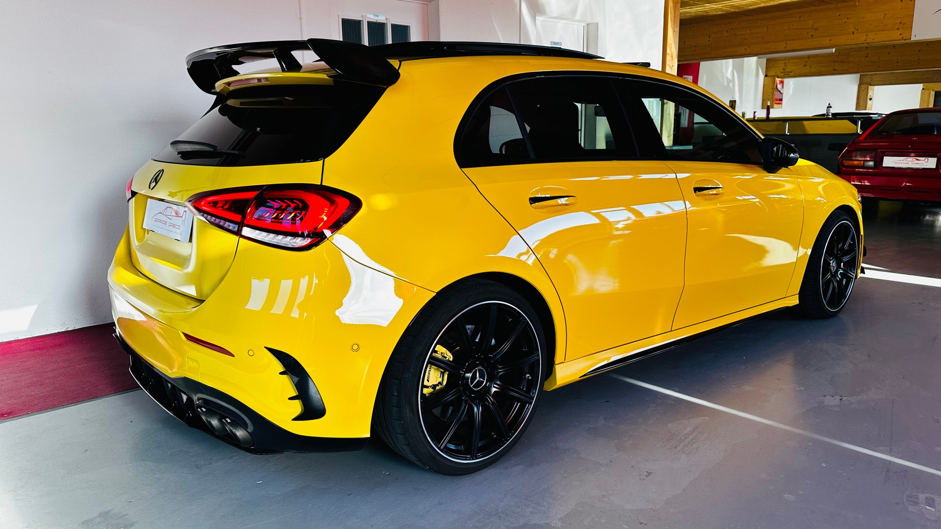 MERCEDES-BENZ A 35 AMG 4Matic Speedshift-image-7