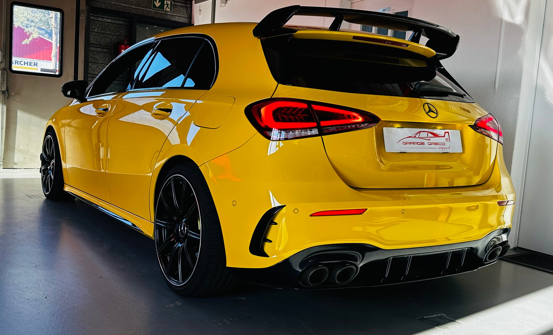 MERCEDES-BENZ A 35 AMG 4Matic Speedshift-image-5