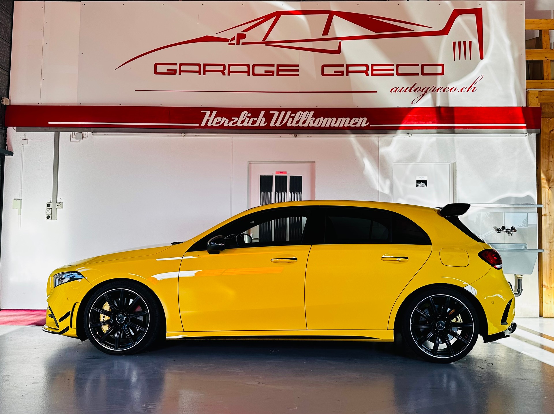 MERCEDES-BENZ A 35 AMG 4Matic Speedshift-image-0