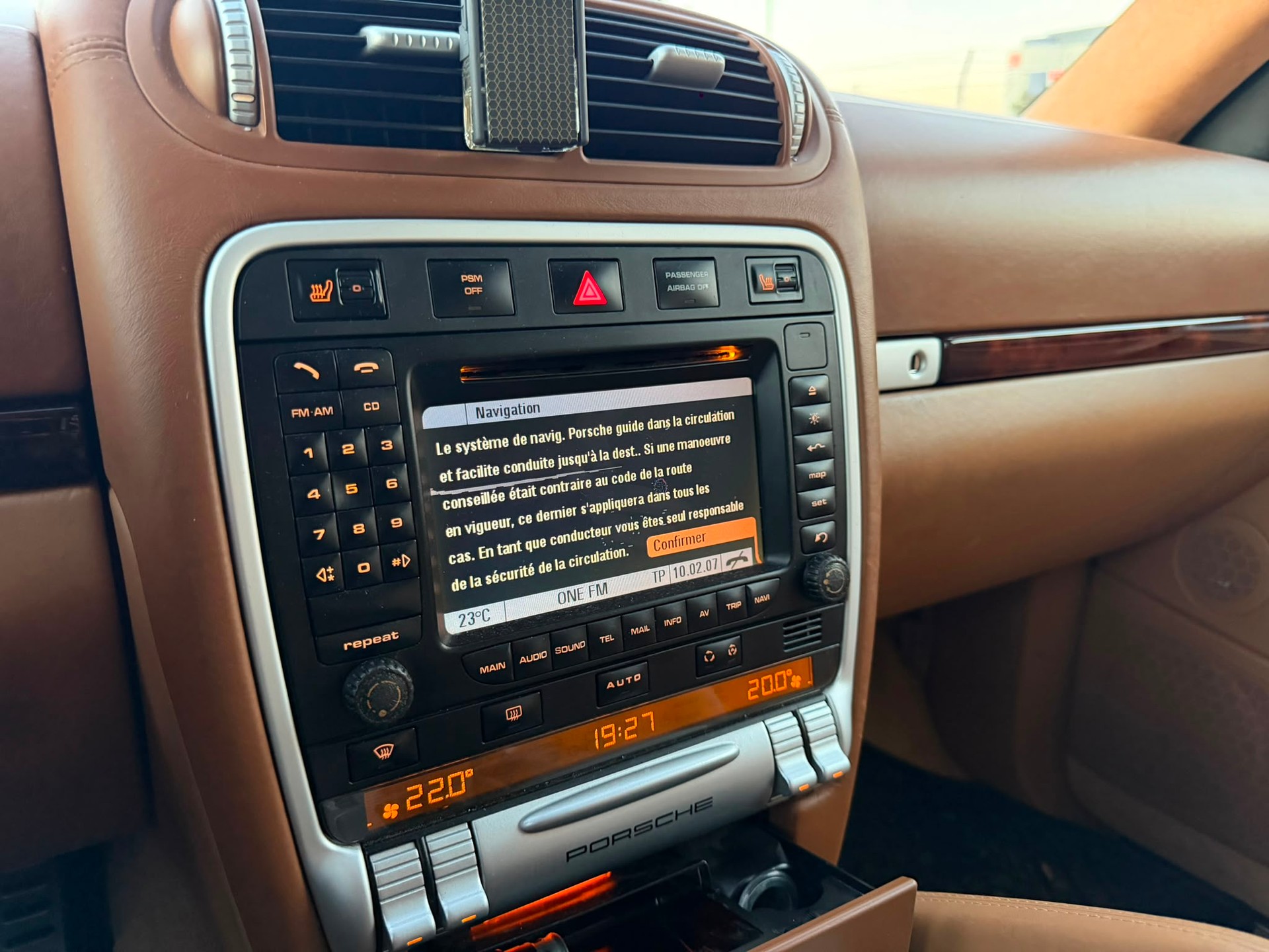 PORSCHE Cayenne Turbo-image-15