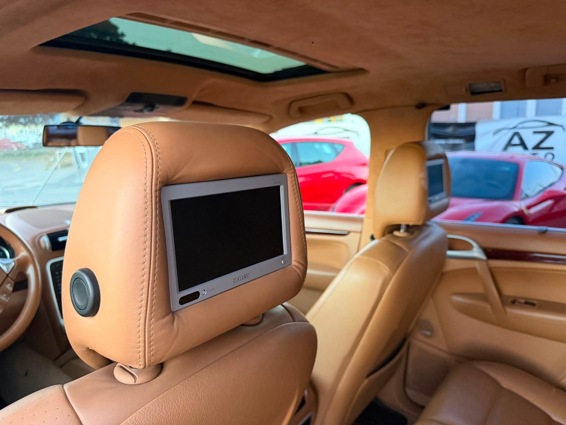 PORSCHE Cayenne Turbo-image-16