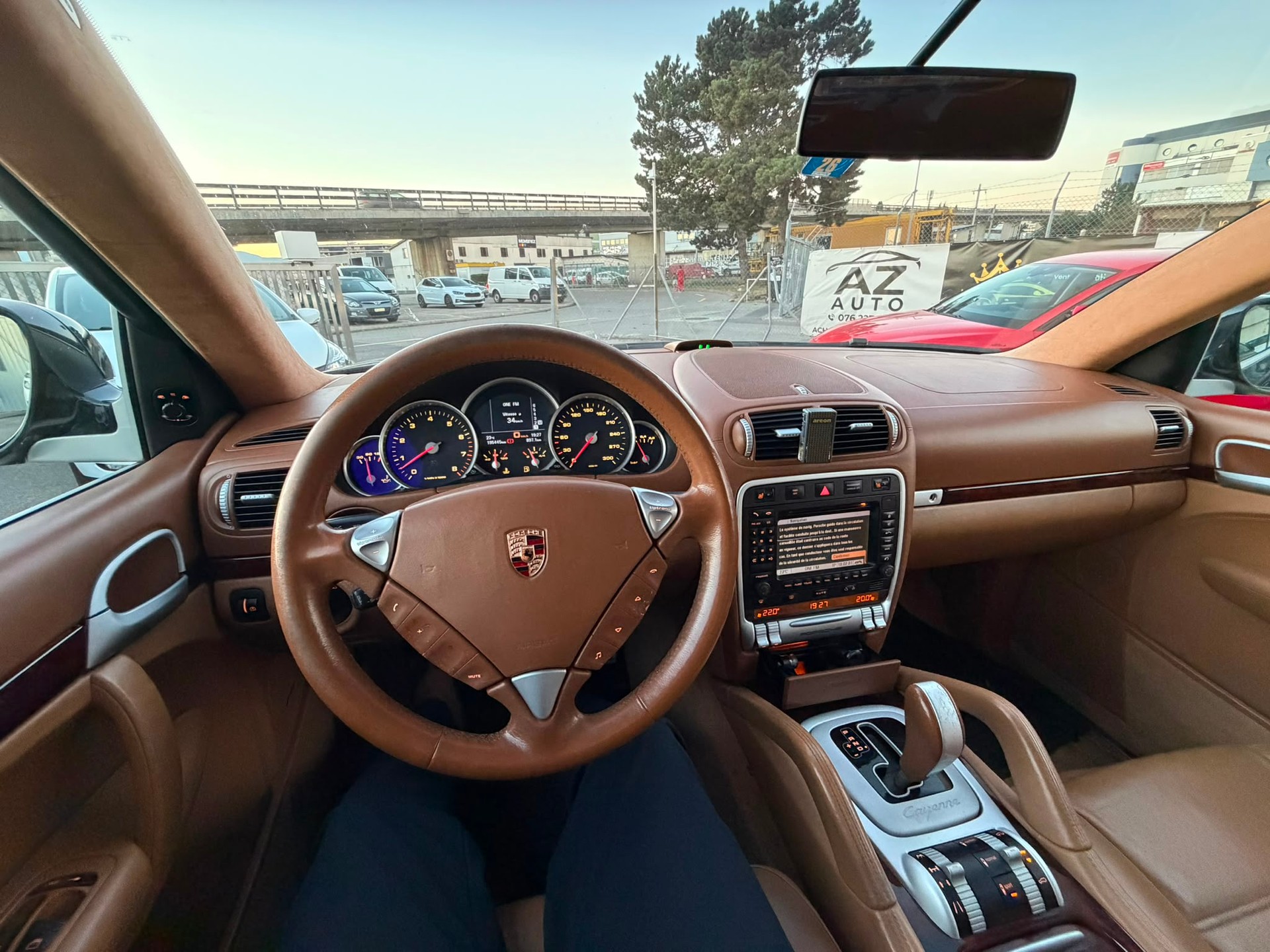 PORSCHE Cayenne Turbo-image-11