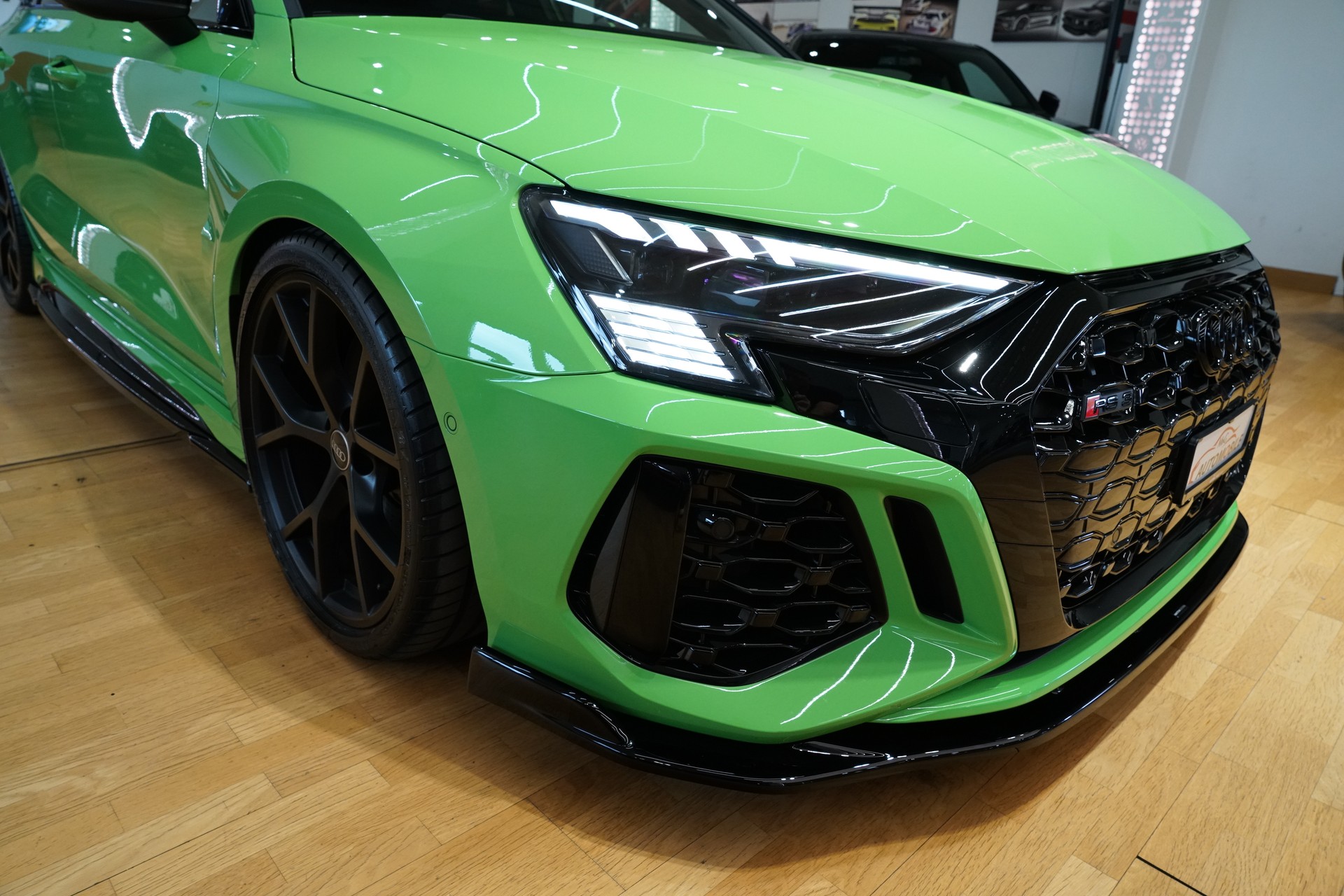 AUDI RS3 Limousine 2.5 TSI quattro S-tronic-showroom-element-3