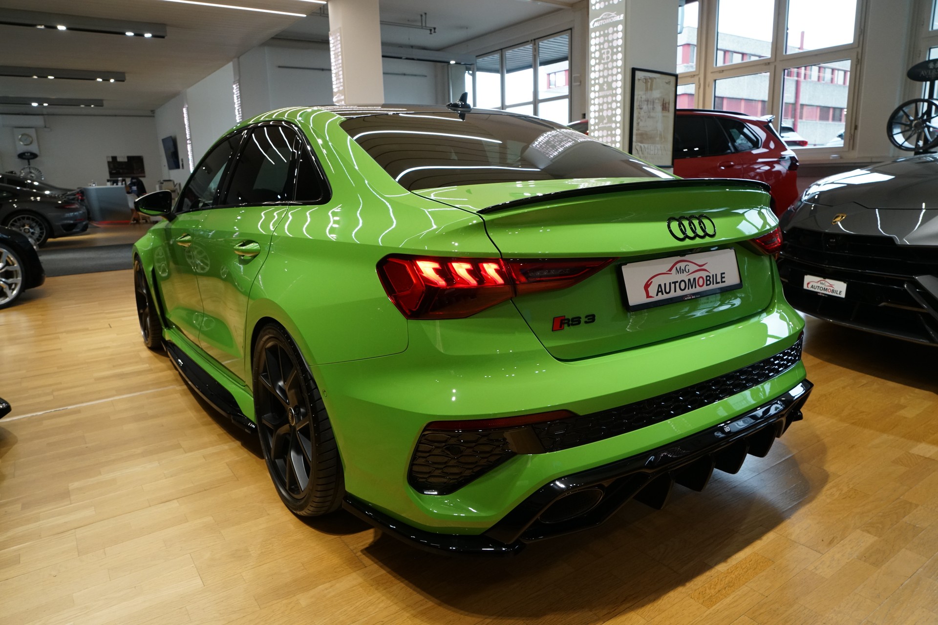 AUDI RS3 Limousine 2.5 TSI quattro S-tronic-image-5