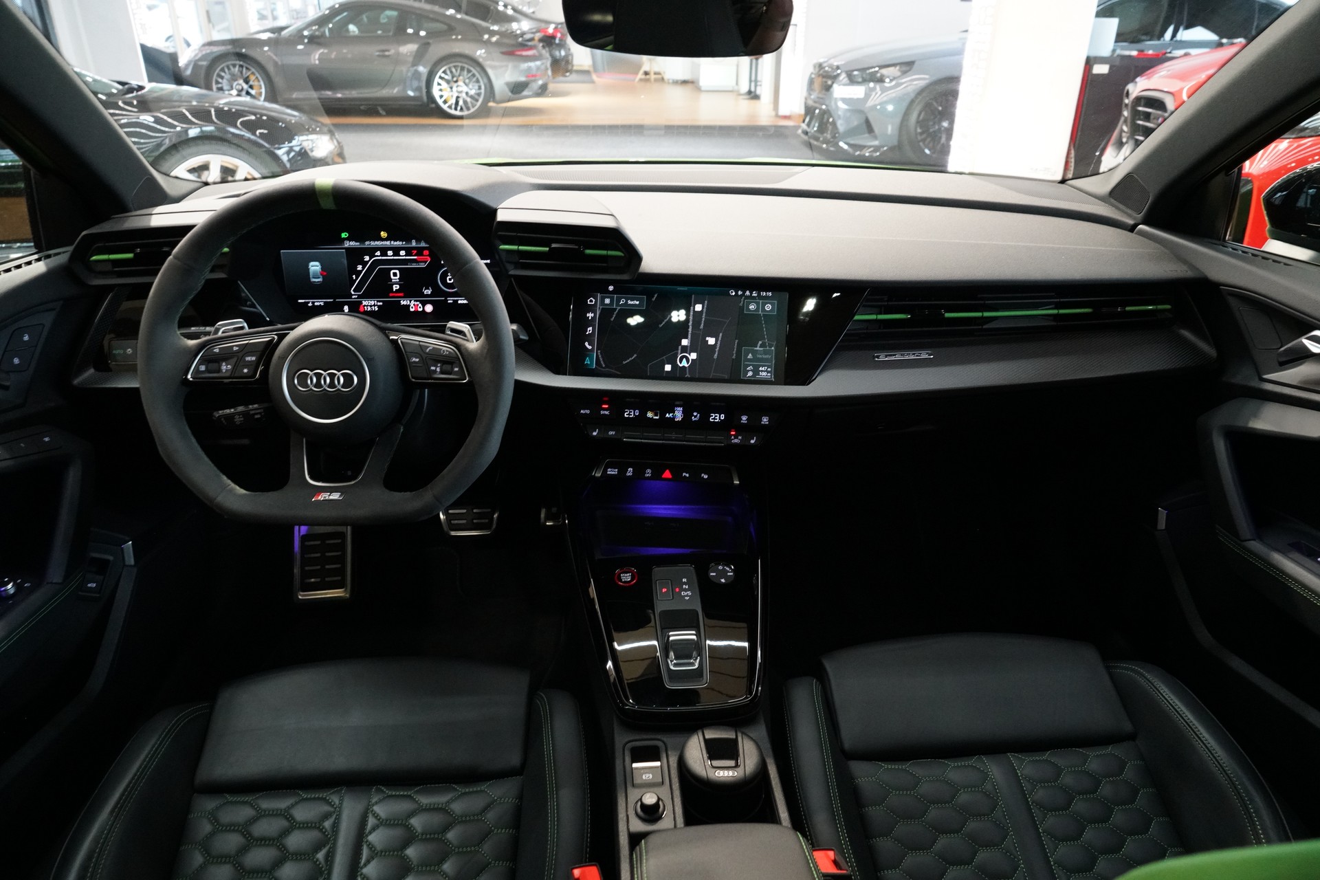 AUDI RS3 Limousine 2.5 TSI quattro S-tronic-image-11