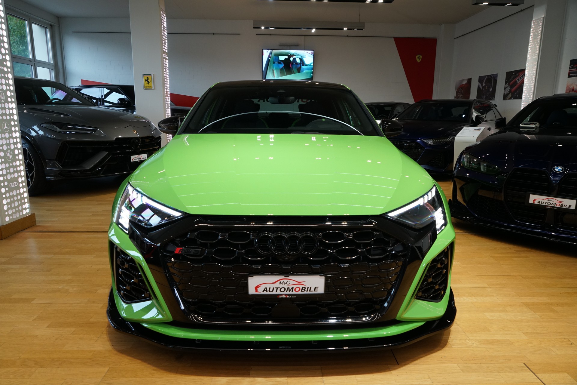 AUDI RS3 Limousine 2.5 TSI quattro S-tronic-showroom-element-1