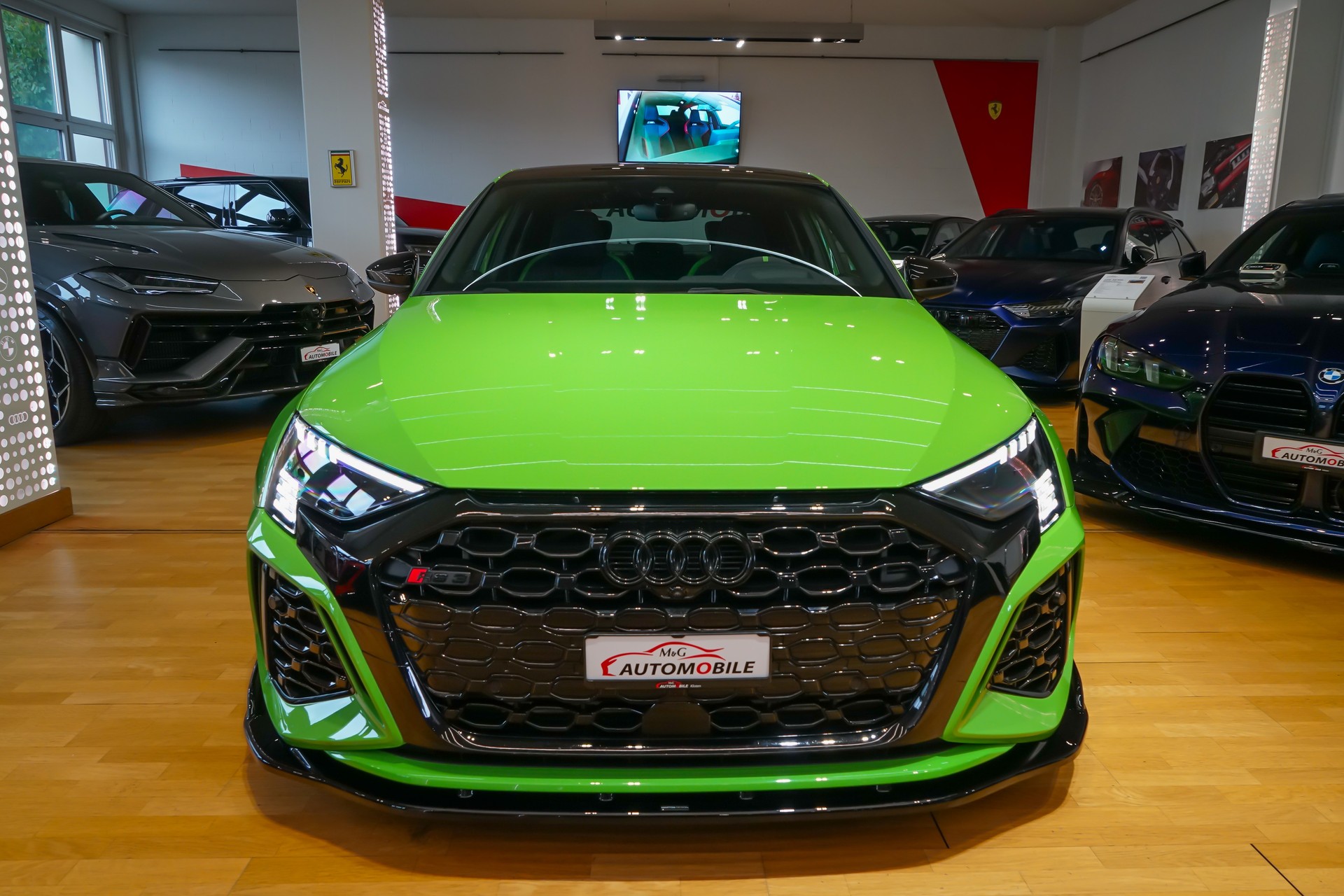 AUDI RS3 Limousine 2.5 TSI quattro S-tronic-showroom-element-1