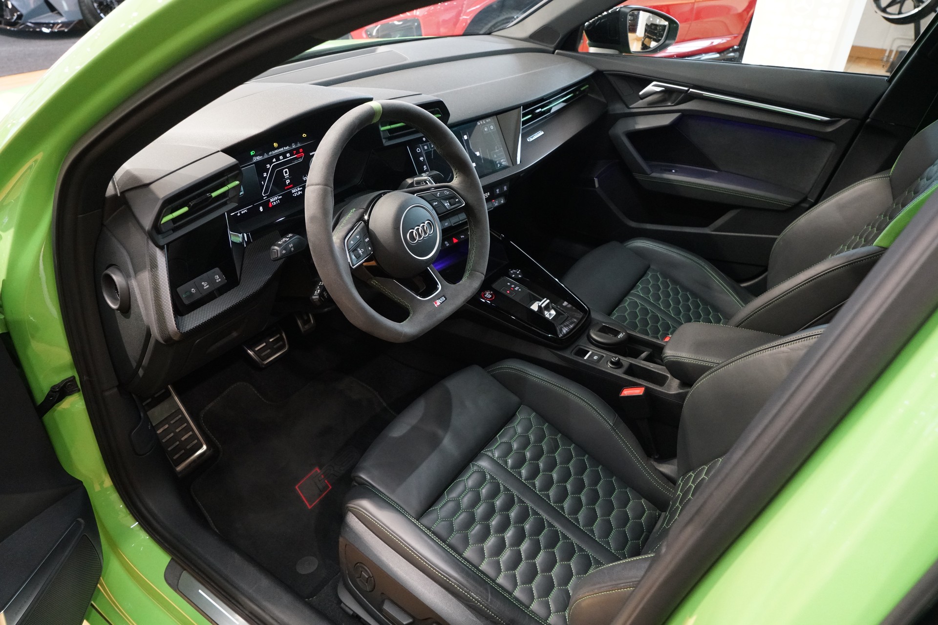 AUDI RS3 Limousine 2.5 TSI quattro S-tronic-image-10