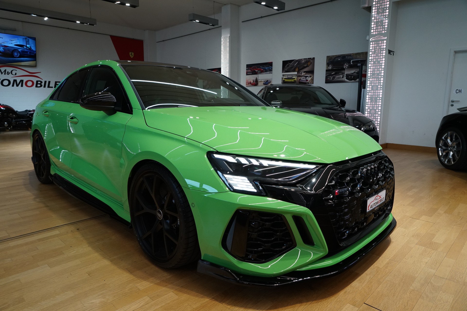 AUDI RS3 Limousine 2.5 TSI quattro S-tronic-showroom-element-2