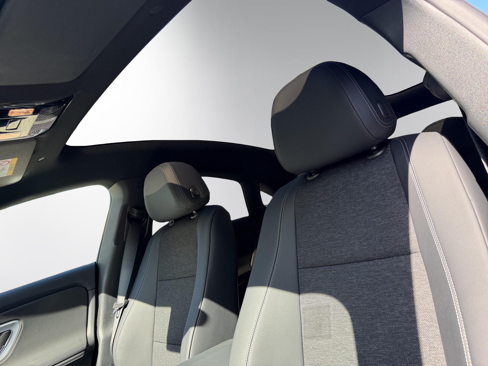 MERCEDES-BENZ CLA 200 4 M-image-8