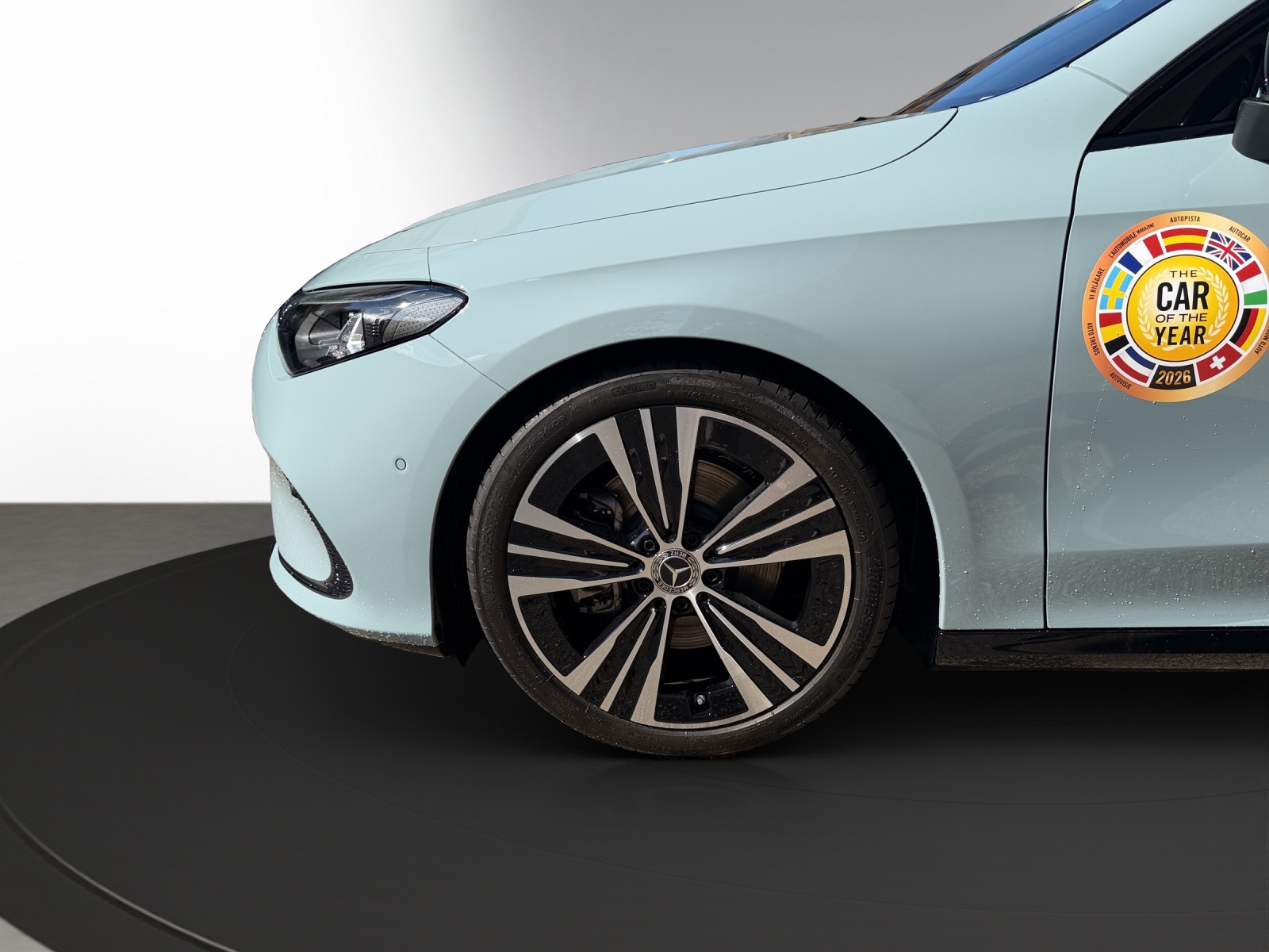 MERCEDES-BENZ CLA 200 4 M-image-6
