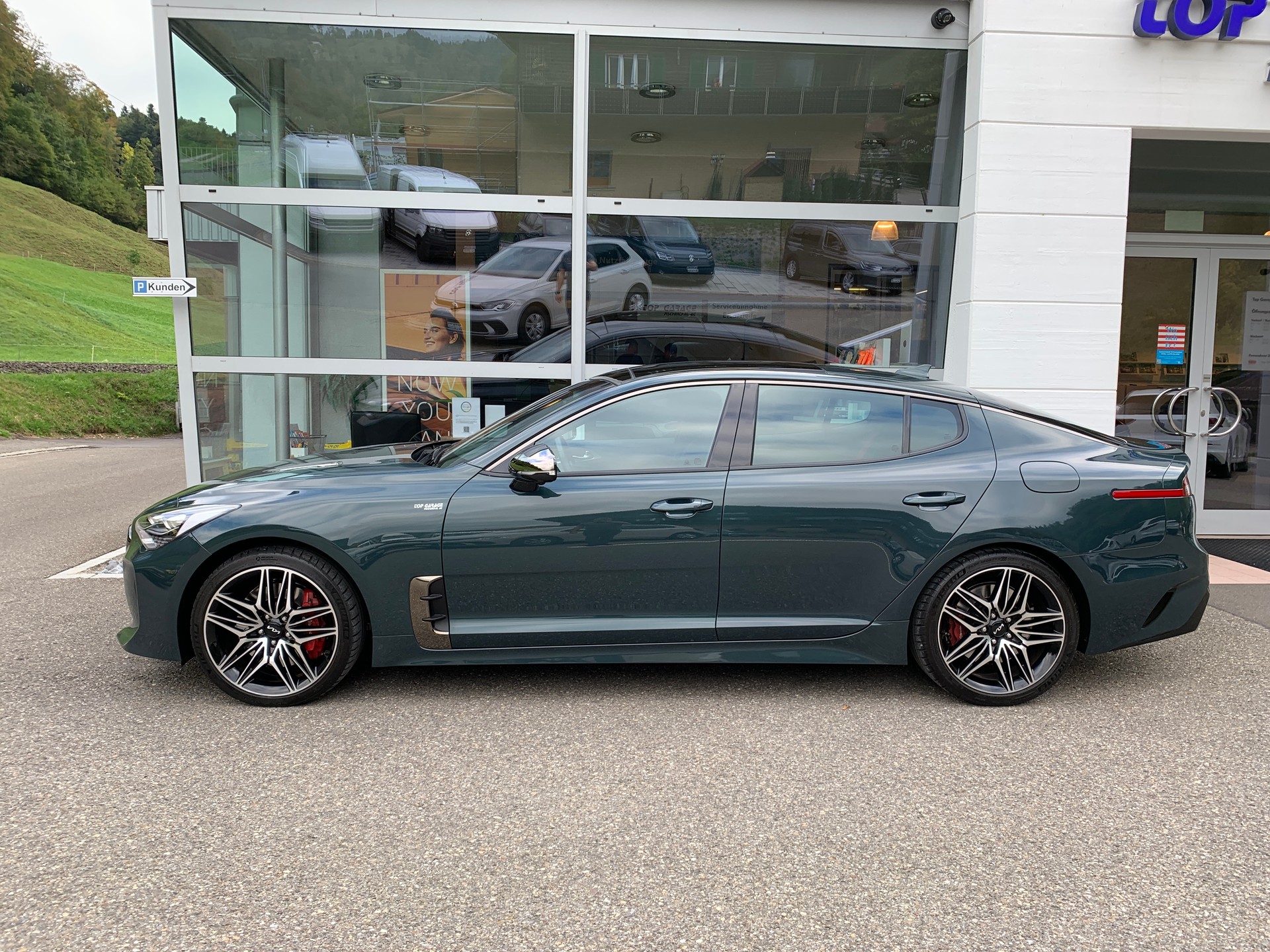 KIA Stinger 3.3 T-GDi GT Automat AWD-showroom-element-3