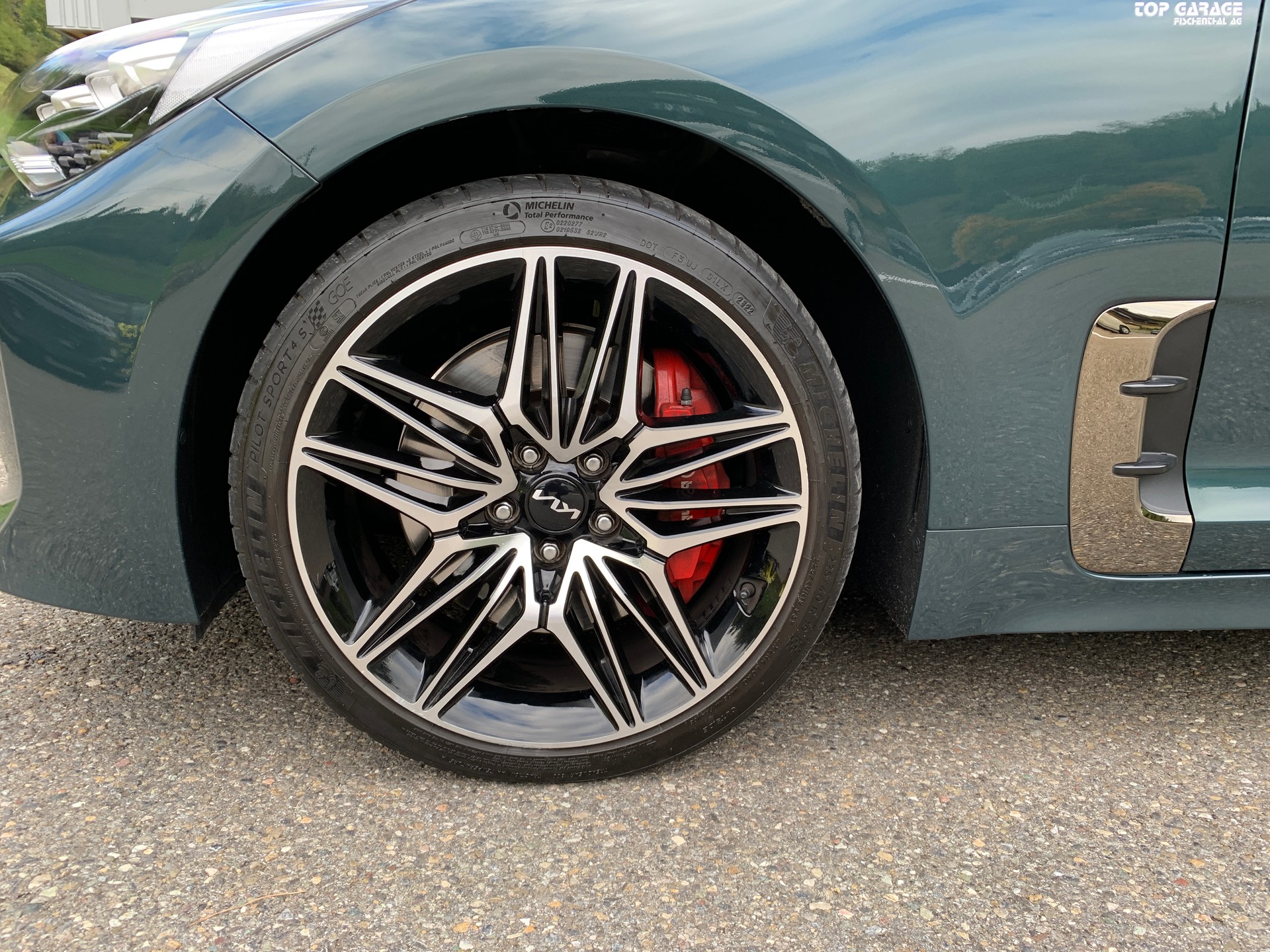 KIA Stinger 3.3 T-GDi GT Automat AWD-image-6
