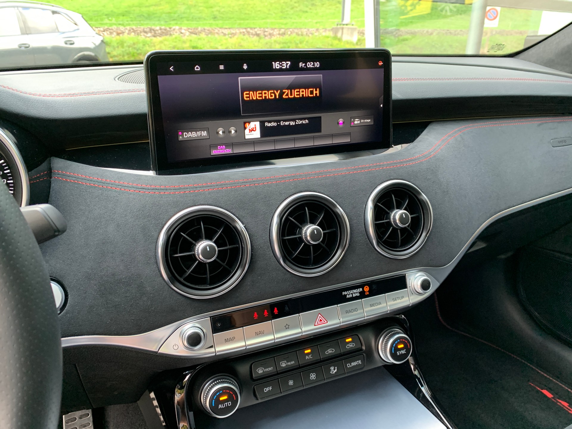 KIA Stinger 3.3 T-GDi GT Automat AWD-image-11